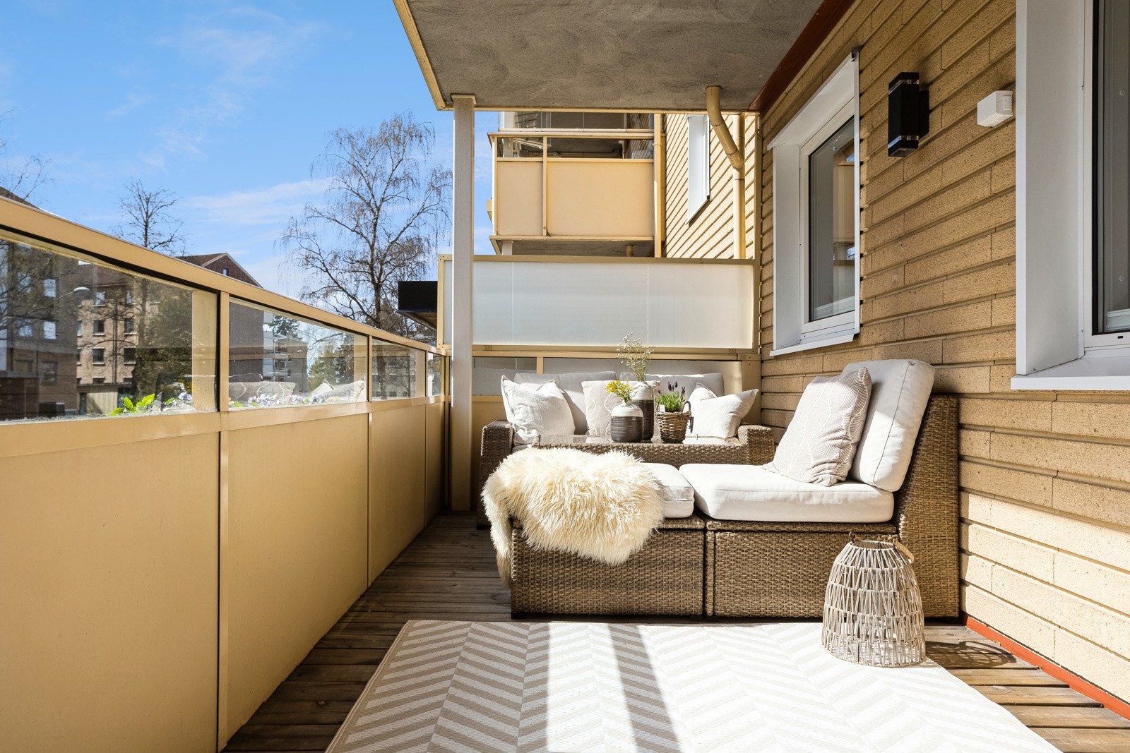 God plass for utemøblement og grill. Galleribilde