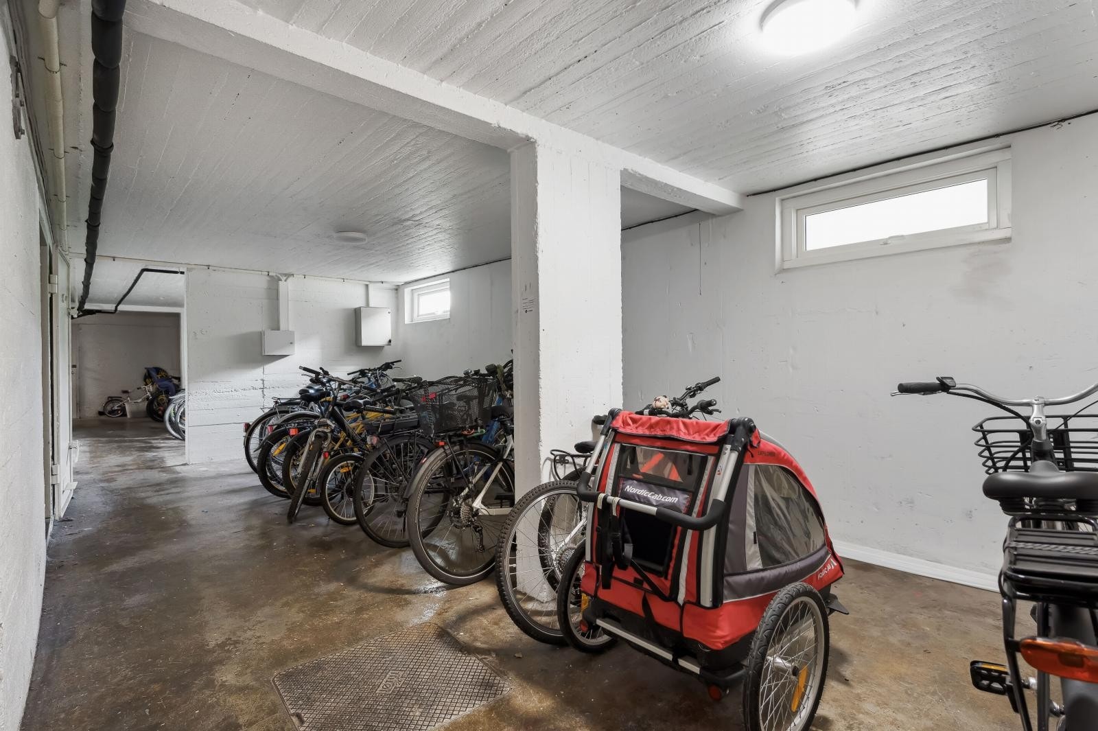 Fellesrom for sykler i blokka. Galleribilde