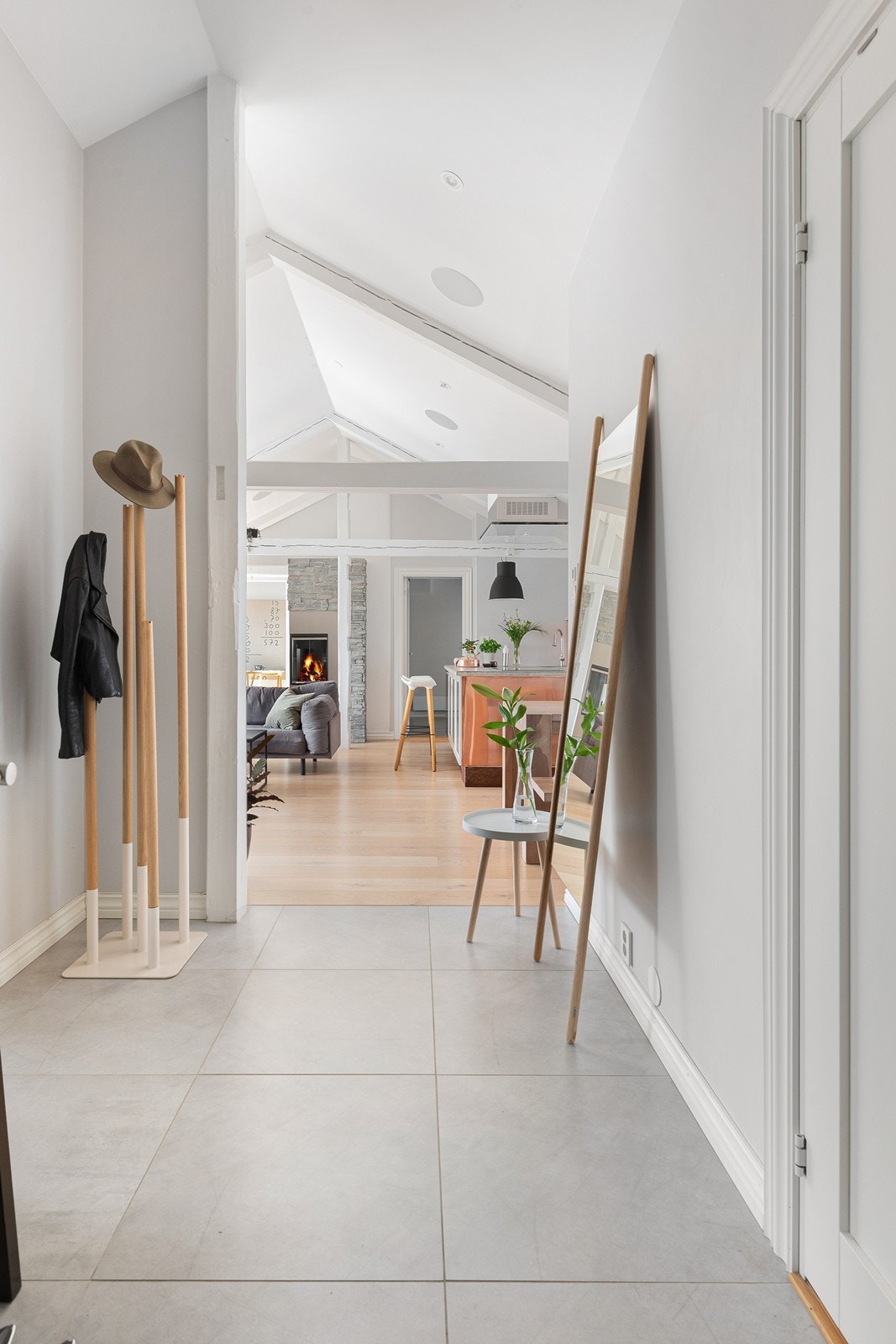Inngangsparti med skapplass Galleribilde