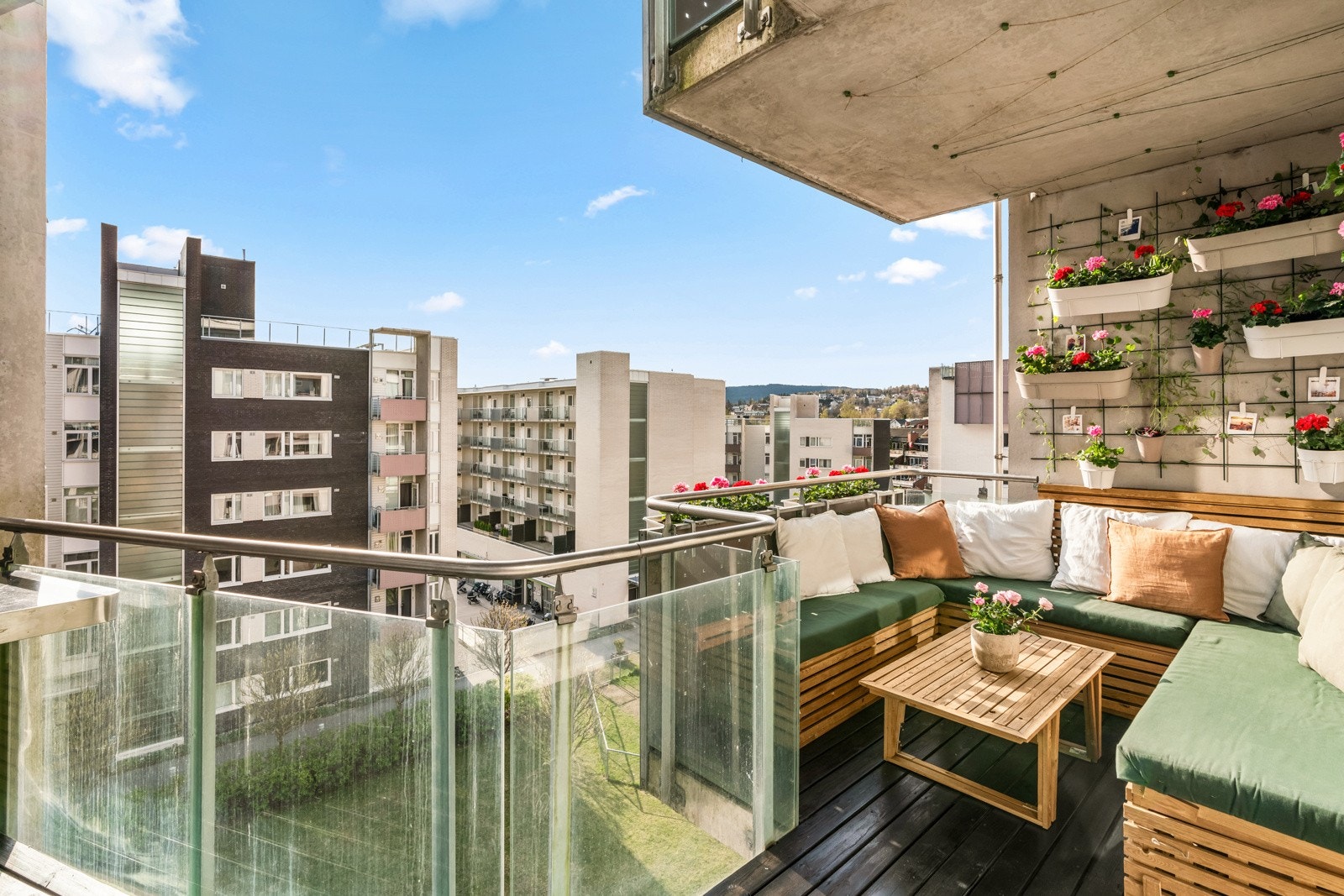 God plass til utemøbler og grill. Galleribilde