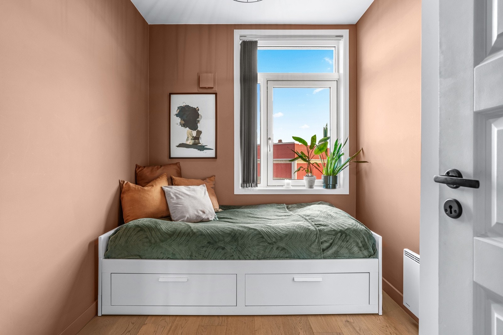 Det andre soverommet egner seg godt både som gjesterom, barnerom eller kontor Galleribilde