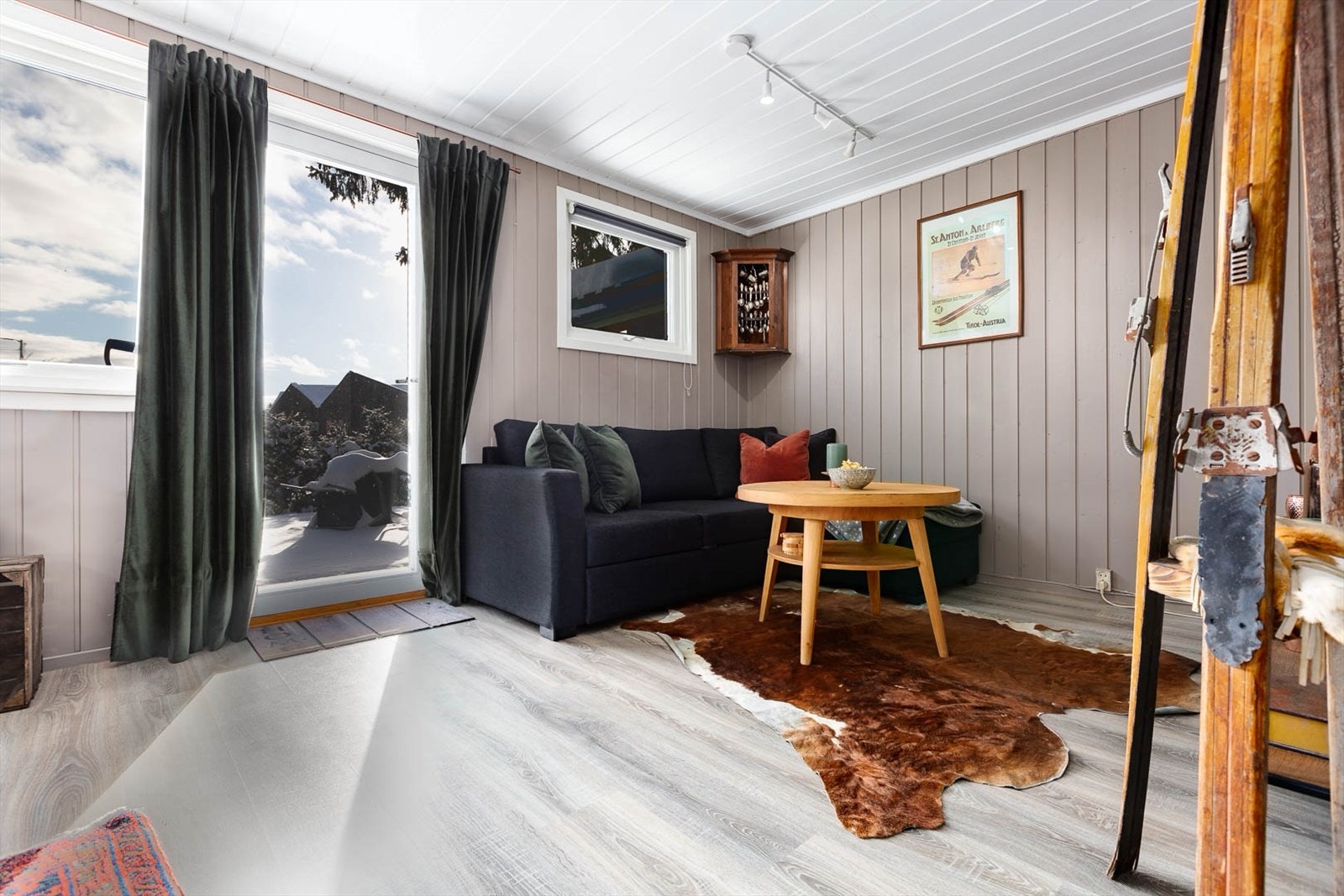 Stue med utgang til terrasse. Galleribilde