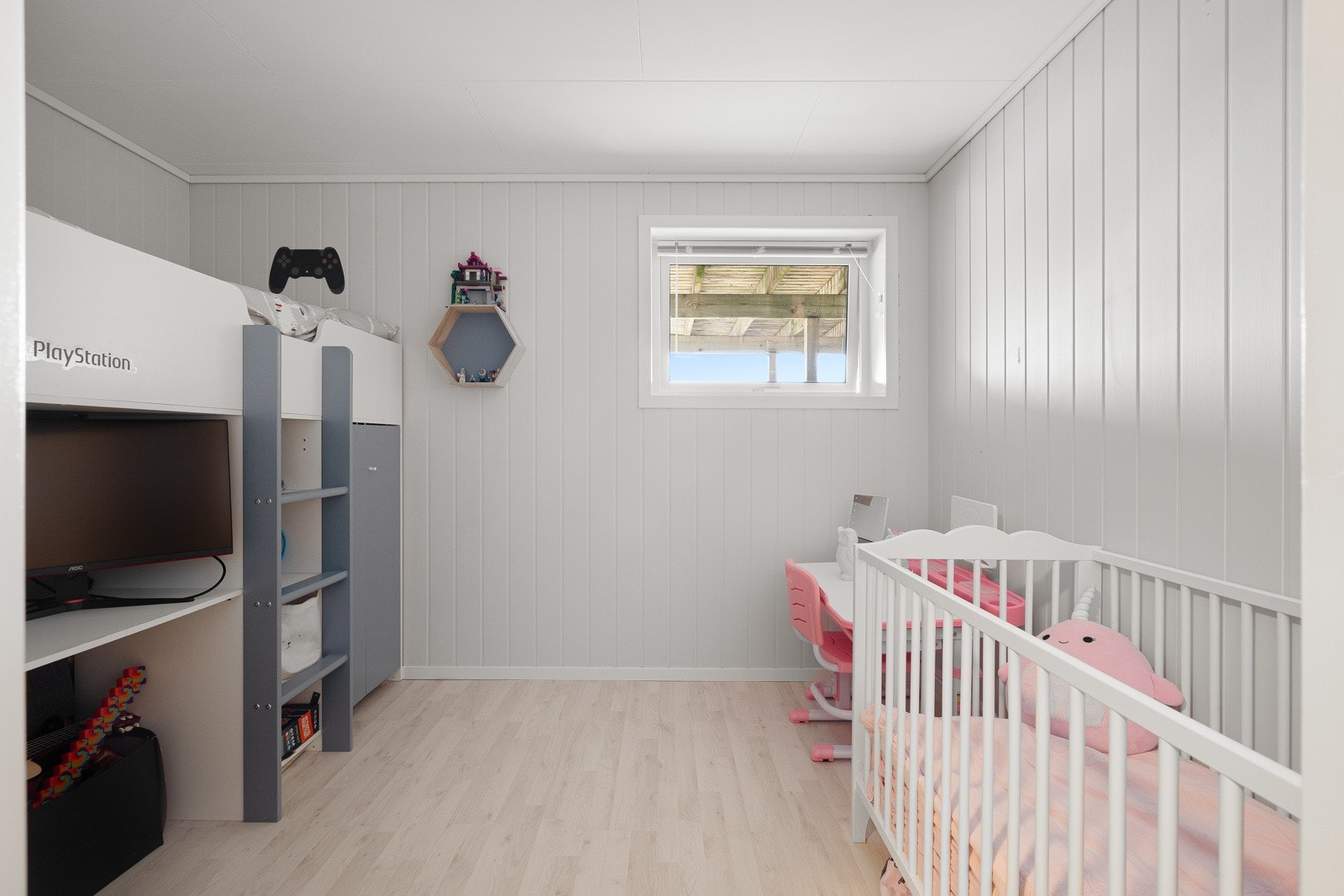 Soverom 2 i underetasje. Galleribilde