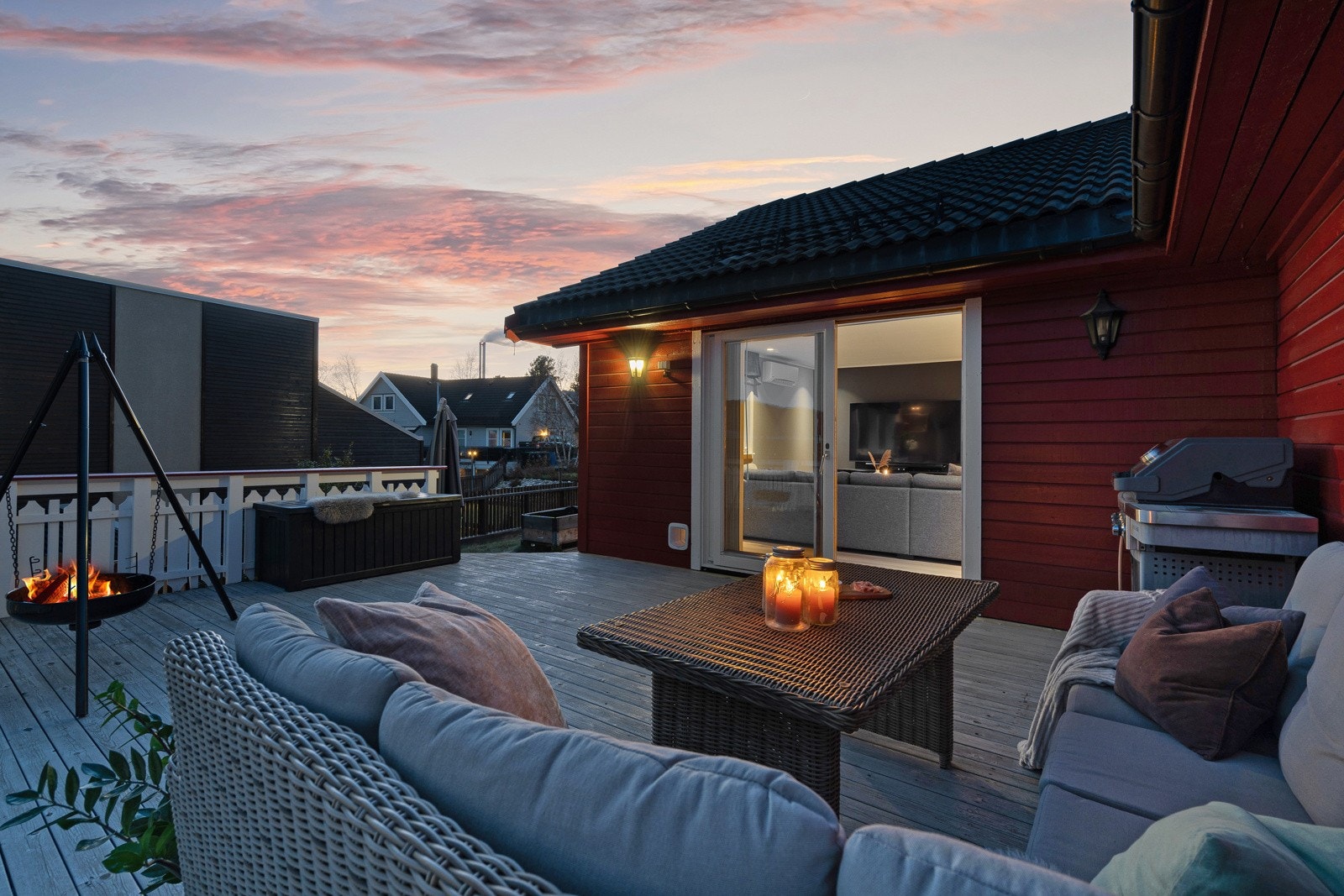 En svært innholdsrik og innbydende familiebolig med skjermet og solrik beliggenhet. Galleribilde