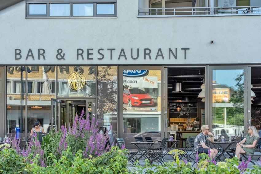 - Flere dagligvarebutikker, treningssentre og kafeteriaer i umiddelbar nærhet, med søndagsåpen butikk rett rundt hjørnet. - Galleribilde