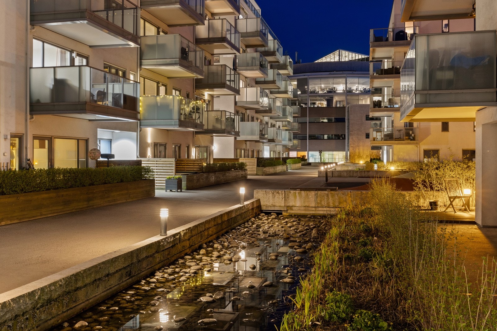 - Ellipsen borettslag har en fin beliggenhet på Ensjø. - Galleribilde