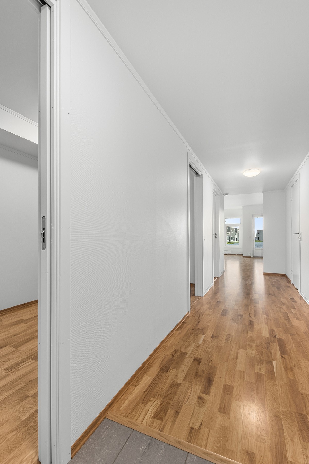 Entré/gang. Varme i gulv hvor det er flislagt. Galleribilde