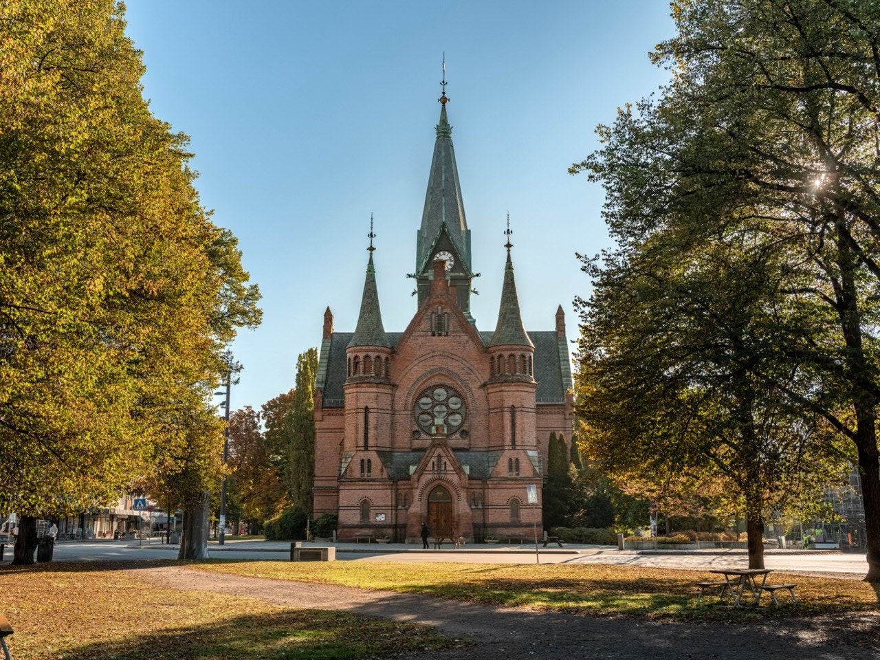 Sagene kirke, Kaffebrenneriet og nyåpnede Mjøl rett i nærheten. Galleribilde