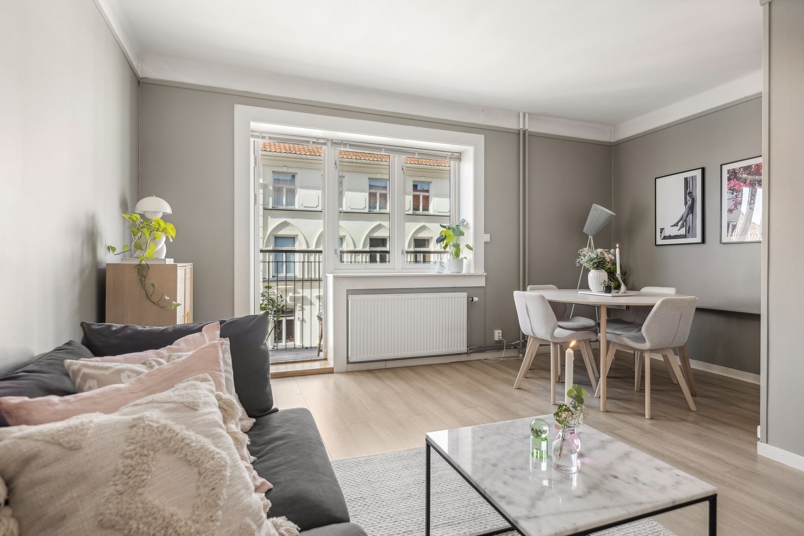 En lys og delikat leilighet pusset opp i 2018. Galleribilde