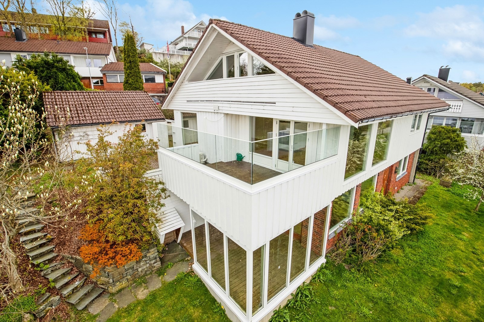 Nådlandsknausene 13A/B presenteres av Asbjørn Lunde Brekke v/DNB Eiendom Galleribilde