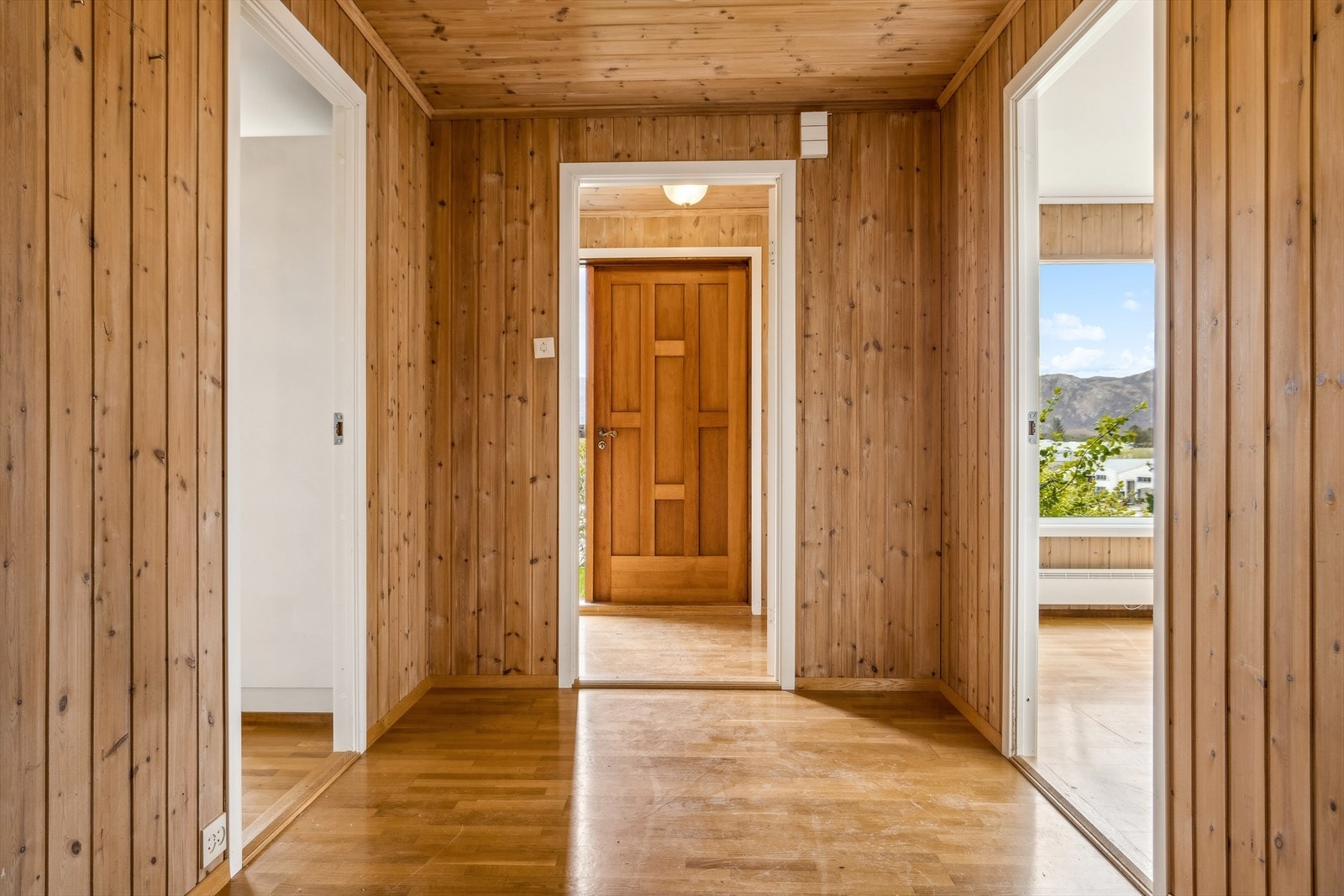 Leilighet - Entrè og gang Galleribilde