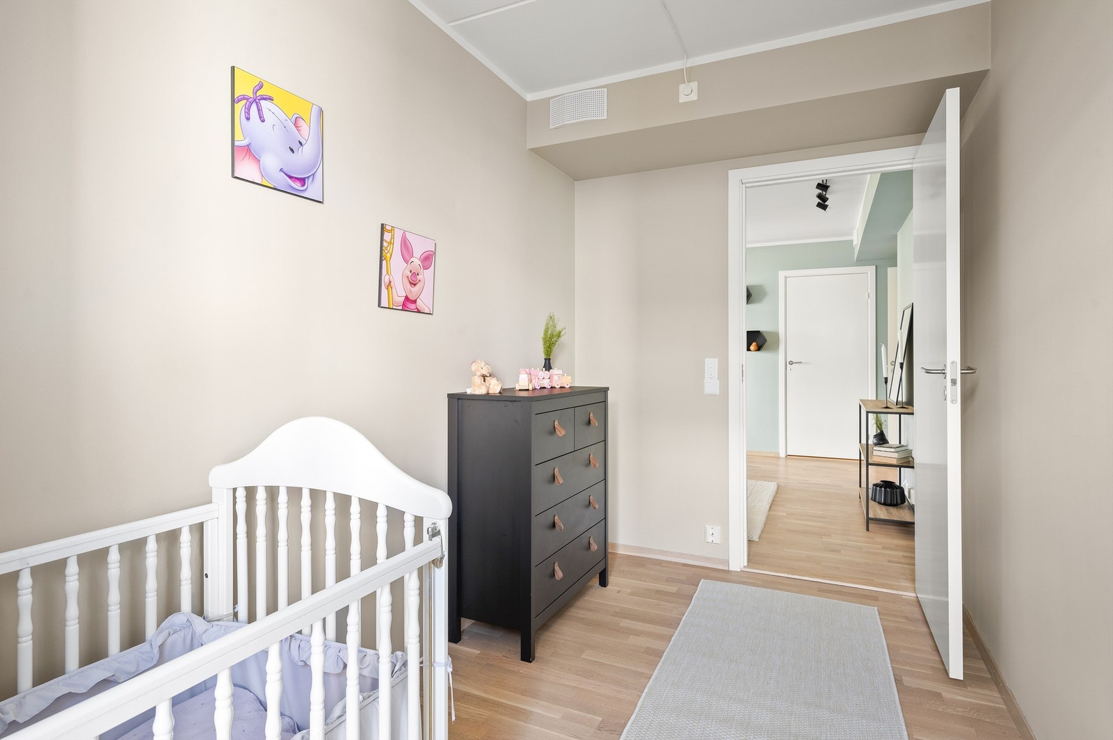 Rommet passer perfekt til barnerom, kontor eller gjesterom. Galleribilde