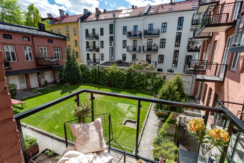 Her er det plass til et hyggelig cafésett hvor du kan nyte varme sommerdager. Galleribilde