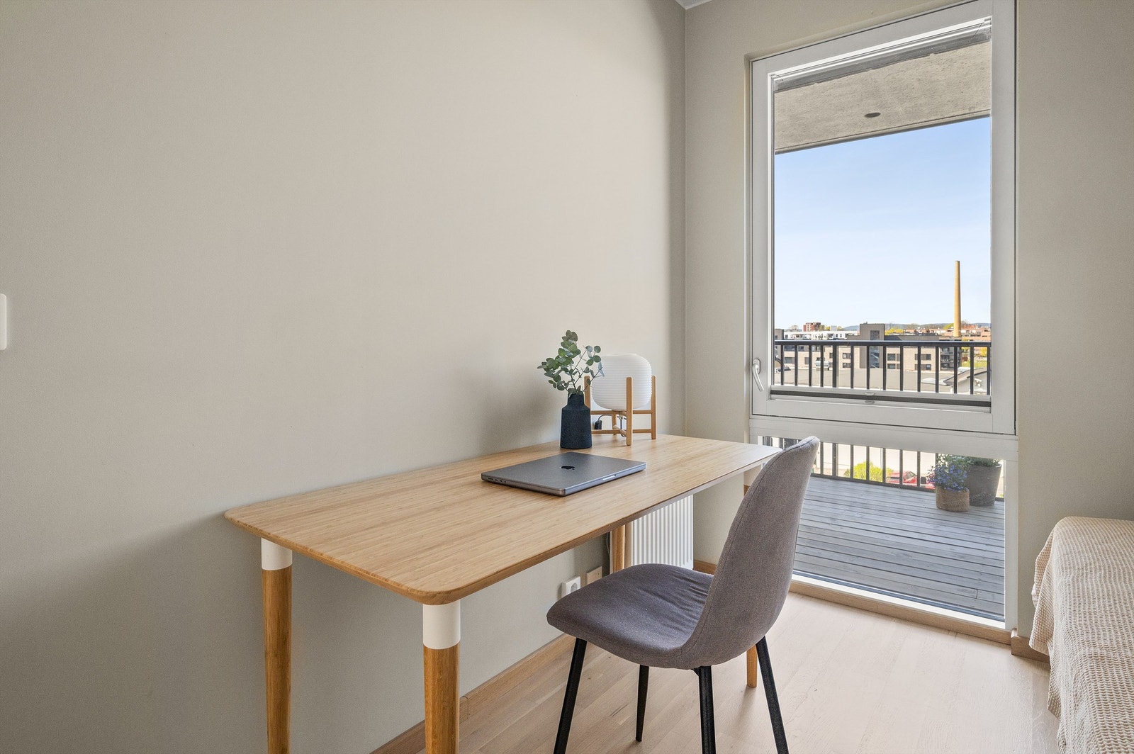 Rommet passer utmerket til barnerom, gjesterom eller kontor. Galleribilde