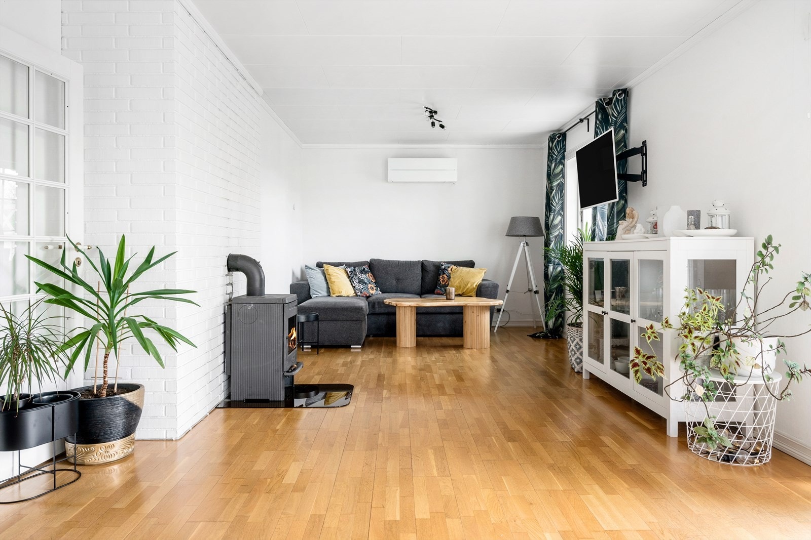 Stue med god plass til møblering. Galleribilde