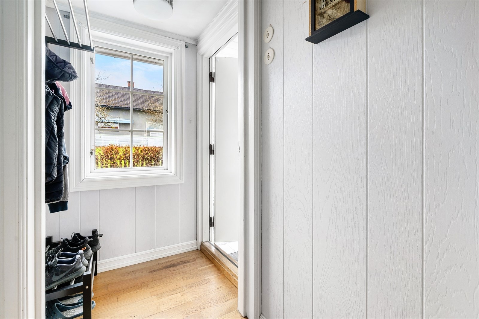 Vindfang med plass til å henge fra seg. Galleribilde