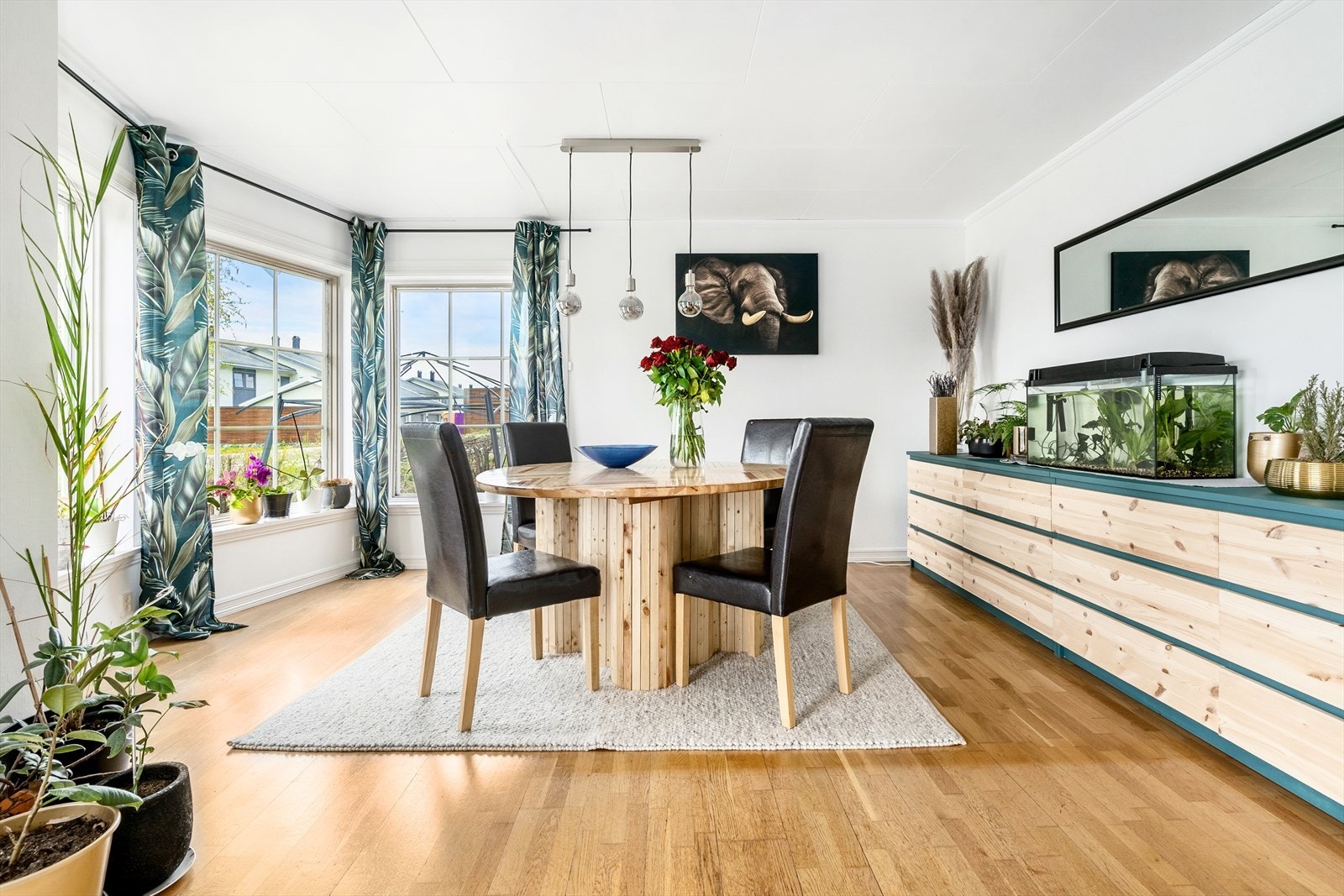 Egen avdeling med plass til spisebord. Galleribilde