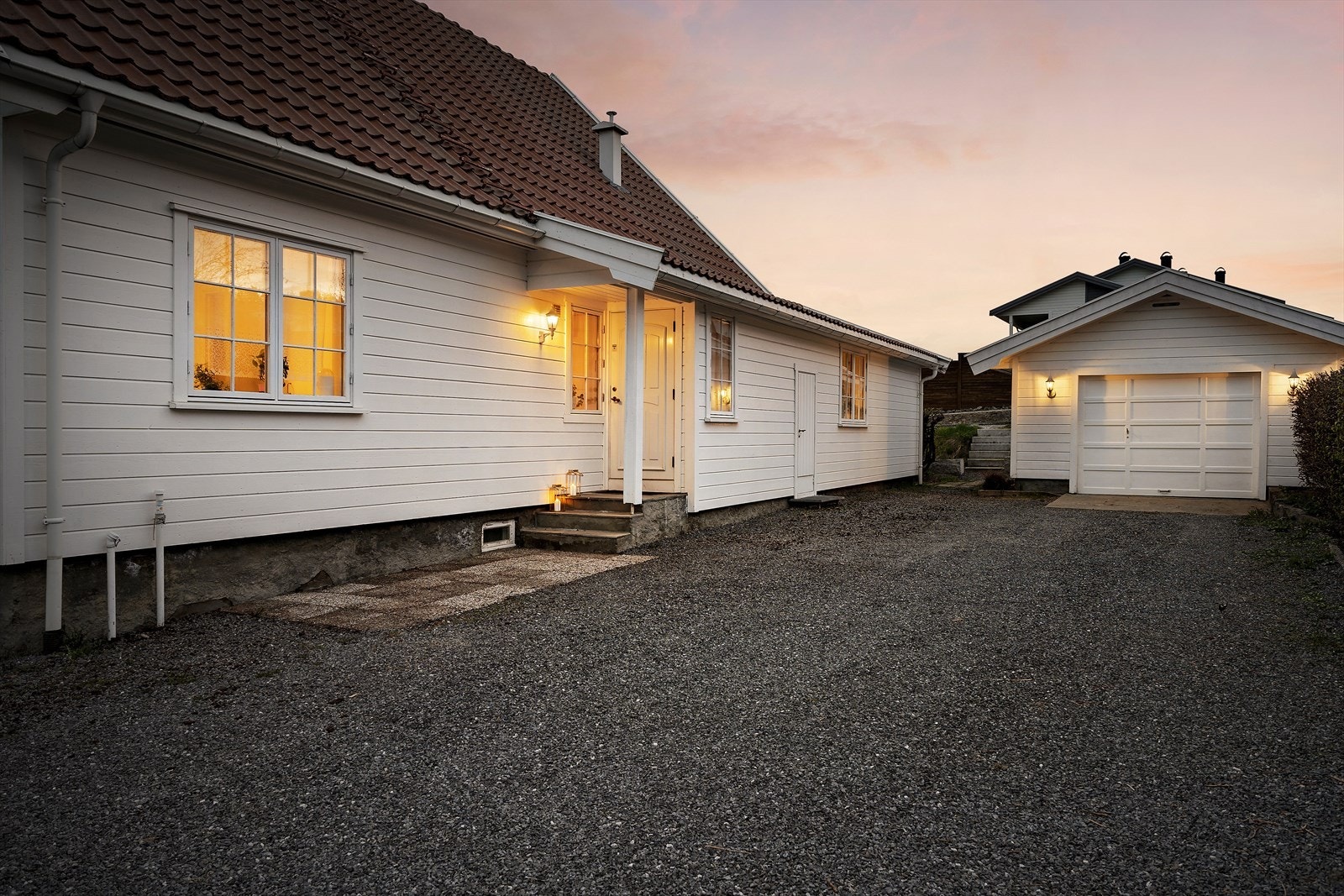 Overbygget inngansparti. Galleribilde