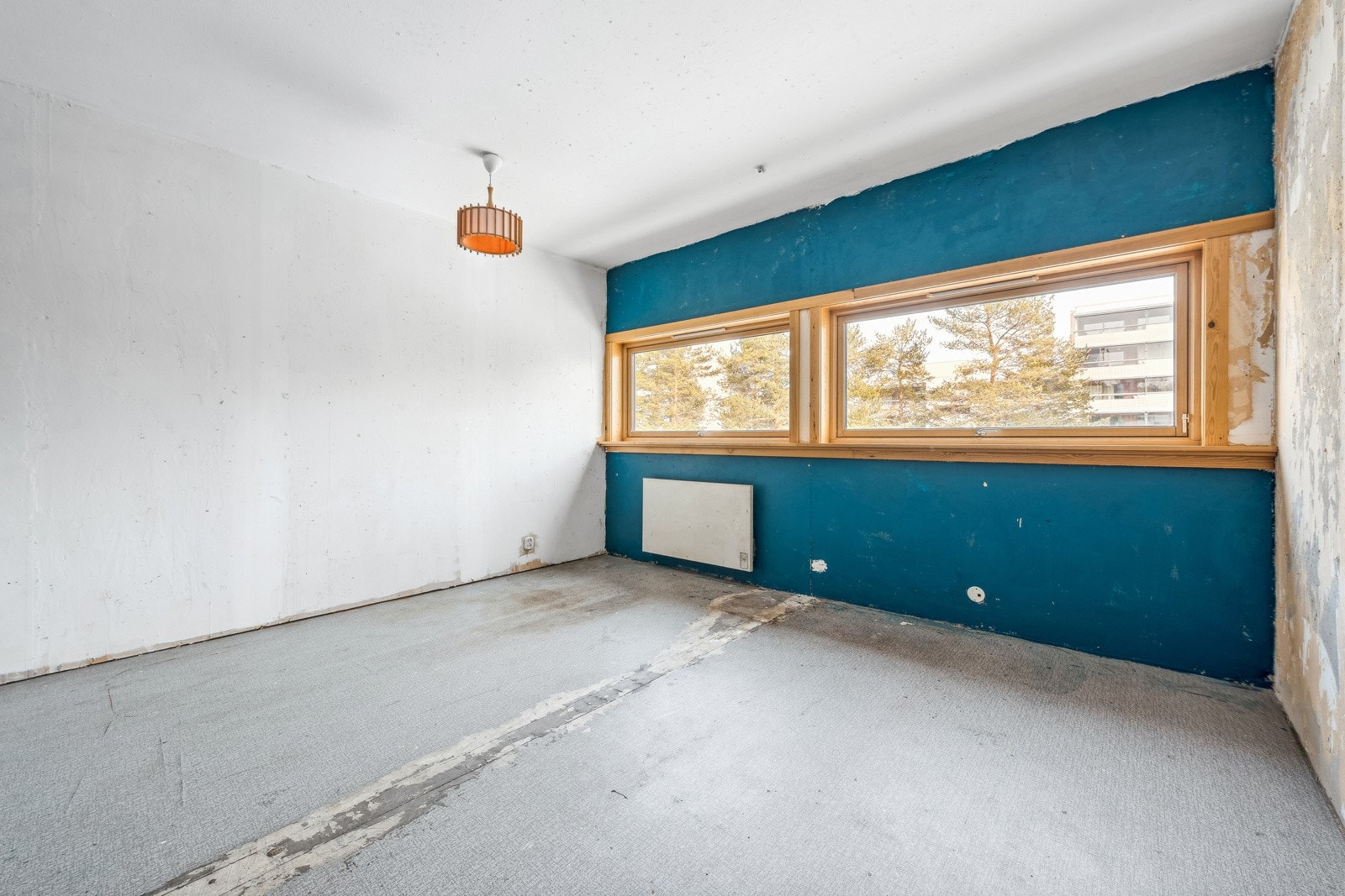 Romslig hovedsoverom med god plass til stor seng og garderobe. Galleribilde