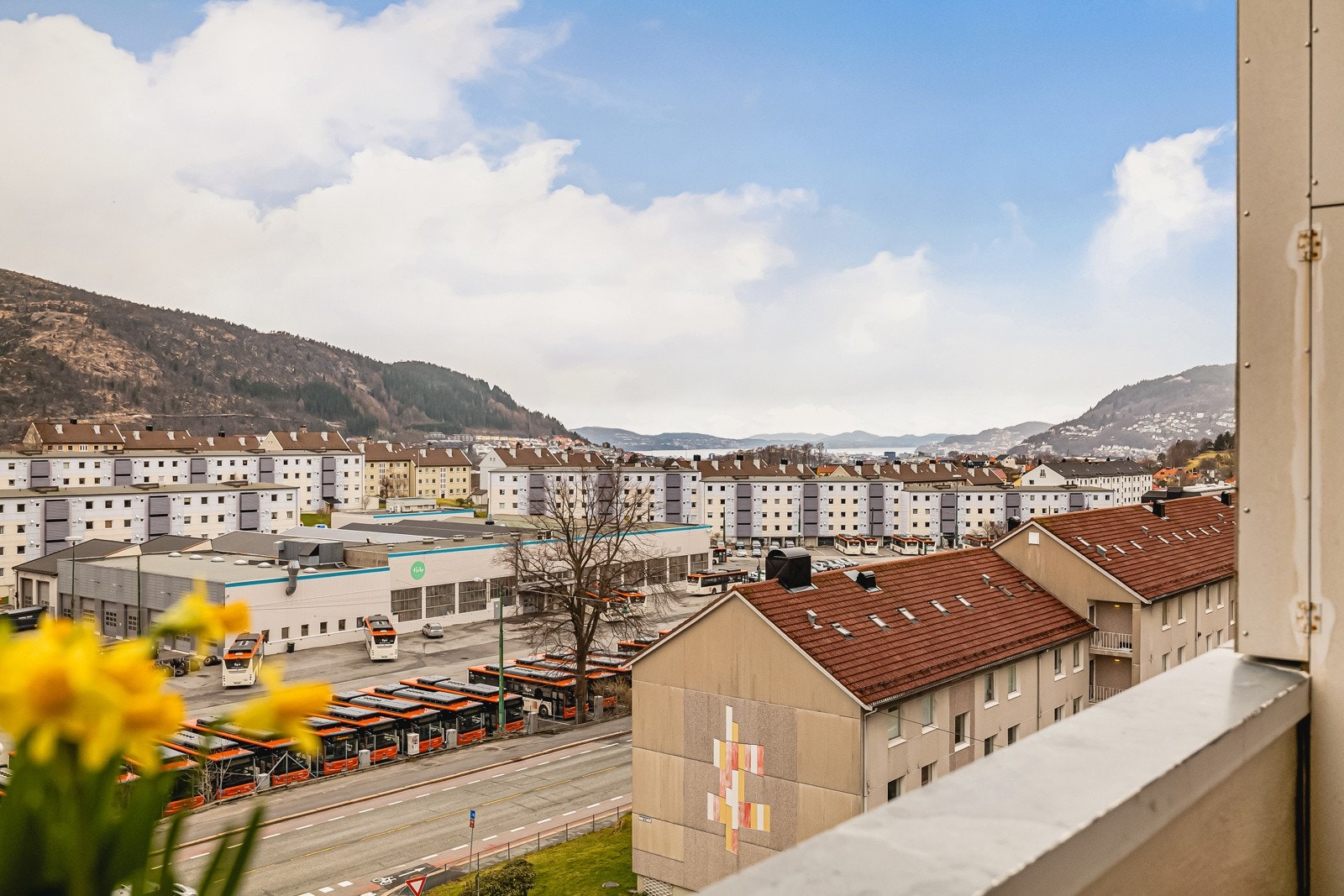 Eventyrlig utsikt utover Bergensdalen. Galleribilde