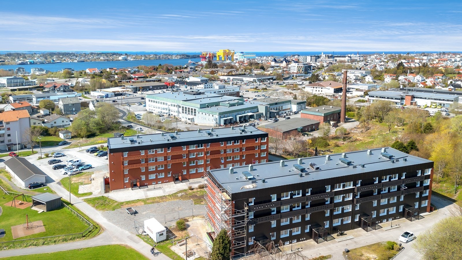Kort kjøretur til det meste på Haugalandet. Midt mellom sentrum, Norheim og Raglamyr med tilhørende fasiliteter. Galleribilde