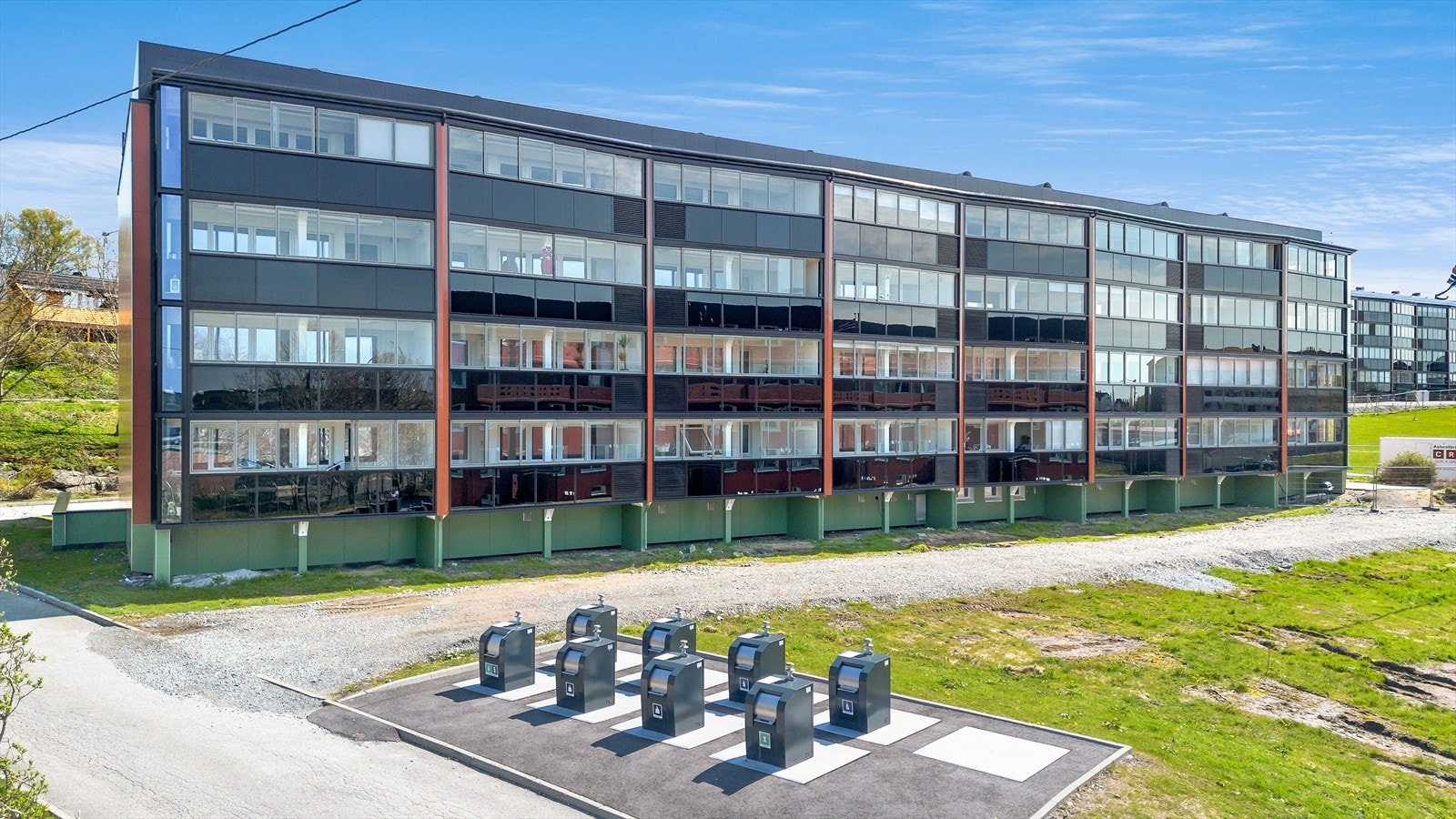 Nye fasader og nedgravd renovasjon. Galleribilde