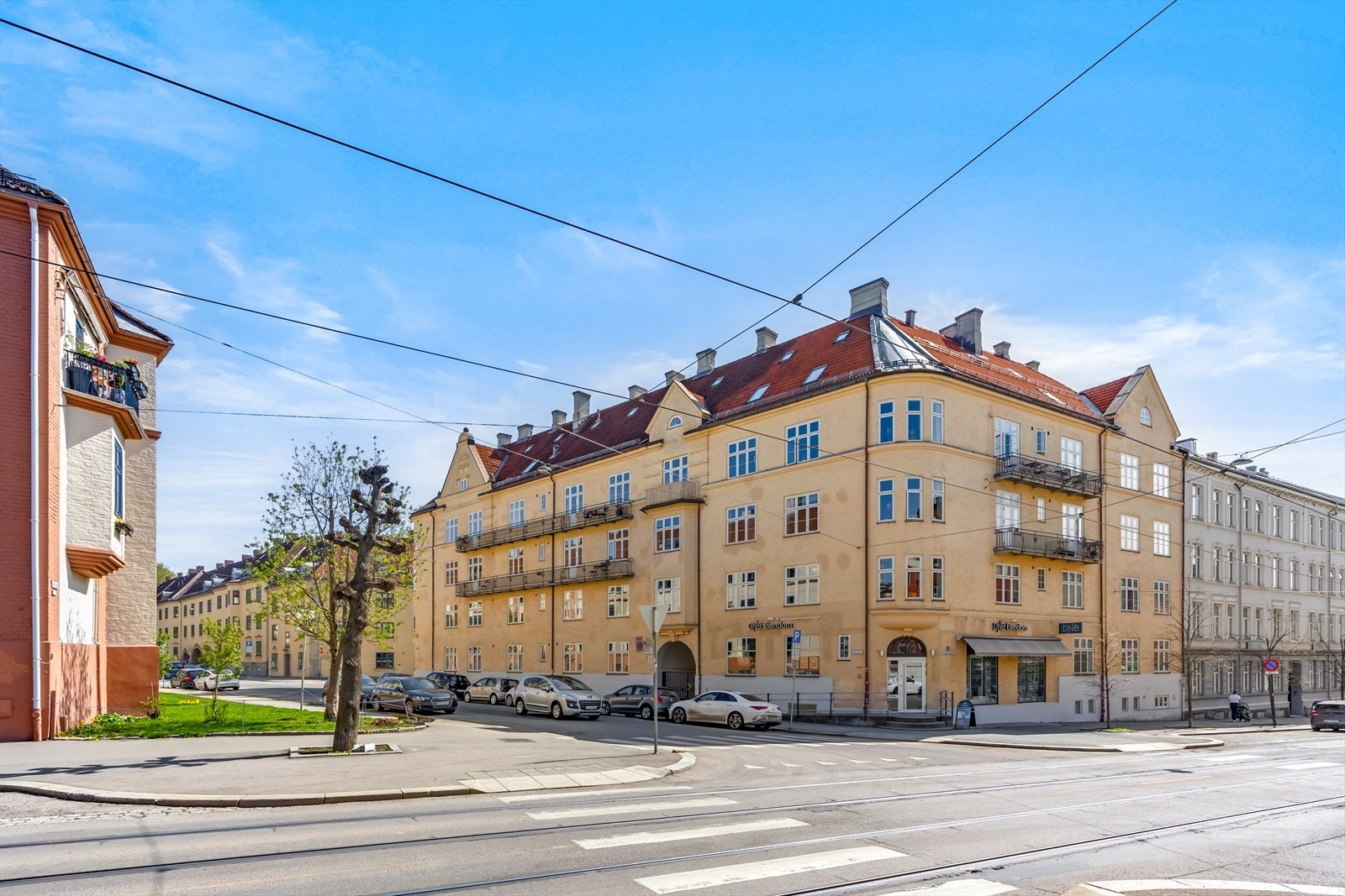 Her bor du supersentralt og barnevennlig til på Torshov med gangavstand til kollektivtransport, koselige kaféer, butikker og grøntområder. Denne leiligheten må oppleves! Galleribilde