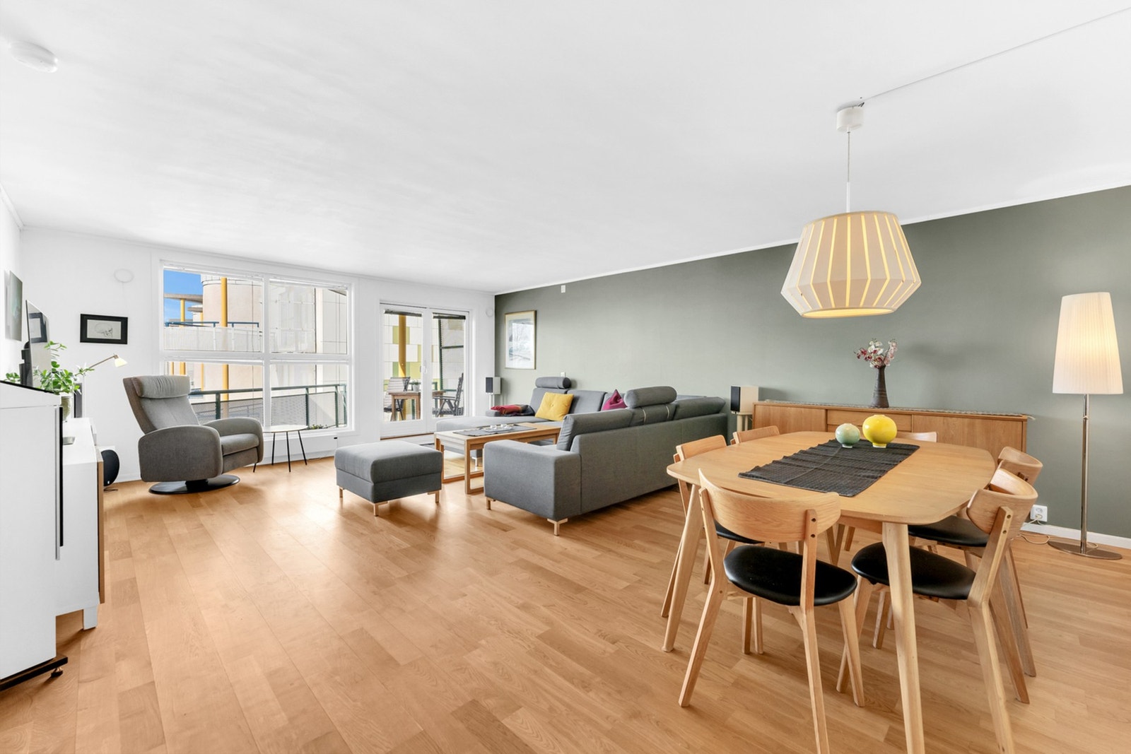 Velkommen til Ankerveien 9 - En delikat og stor leilighet med plassering i byggets toppetasje! Galleribilde