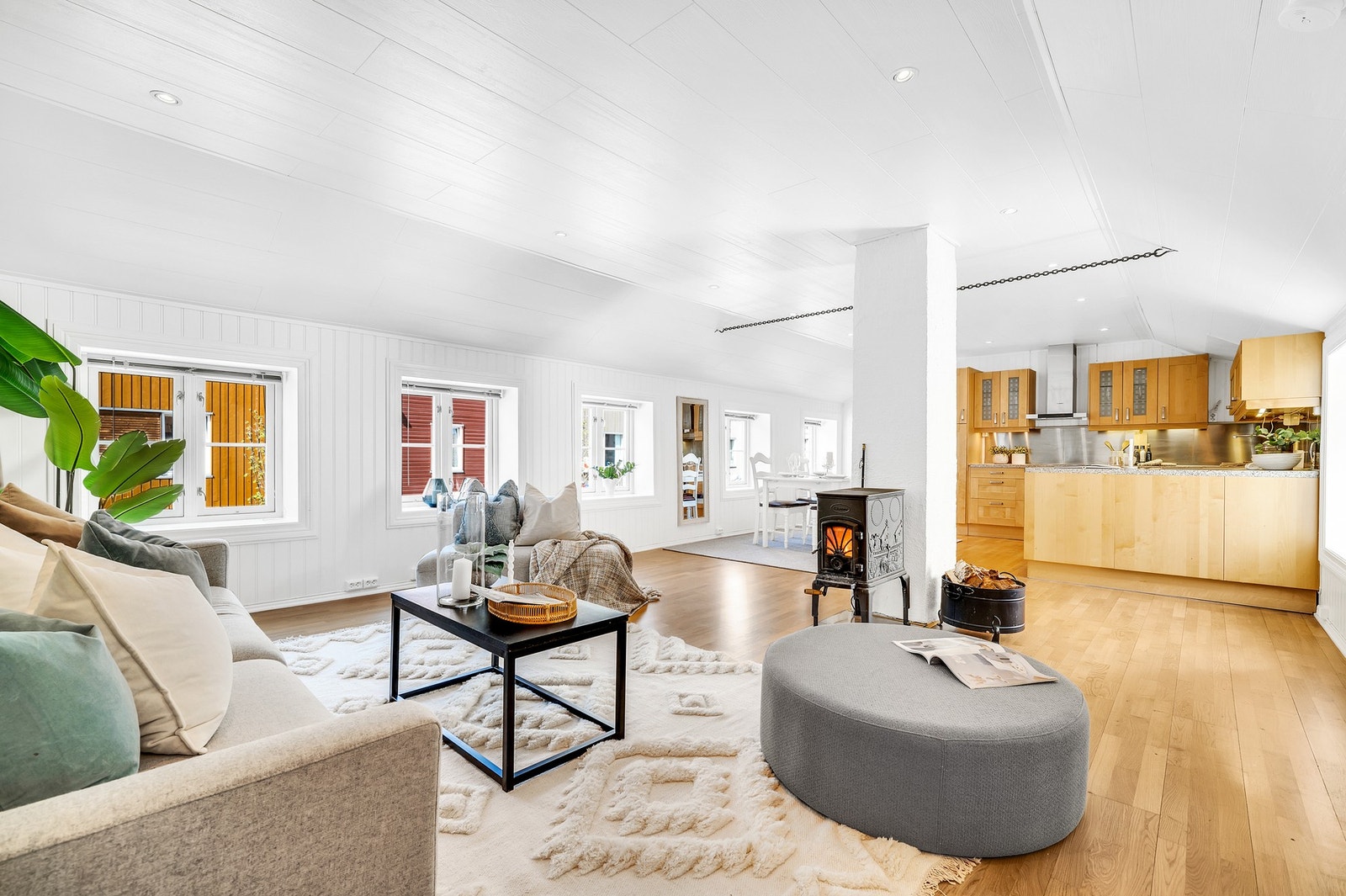 EiendomsMegler 1 ved Jonas Andreassen har gleden av å presentere en sjelden bygård i Nedre Bakklandet 69. Galleribilde