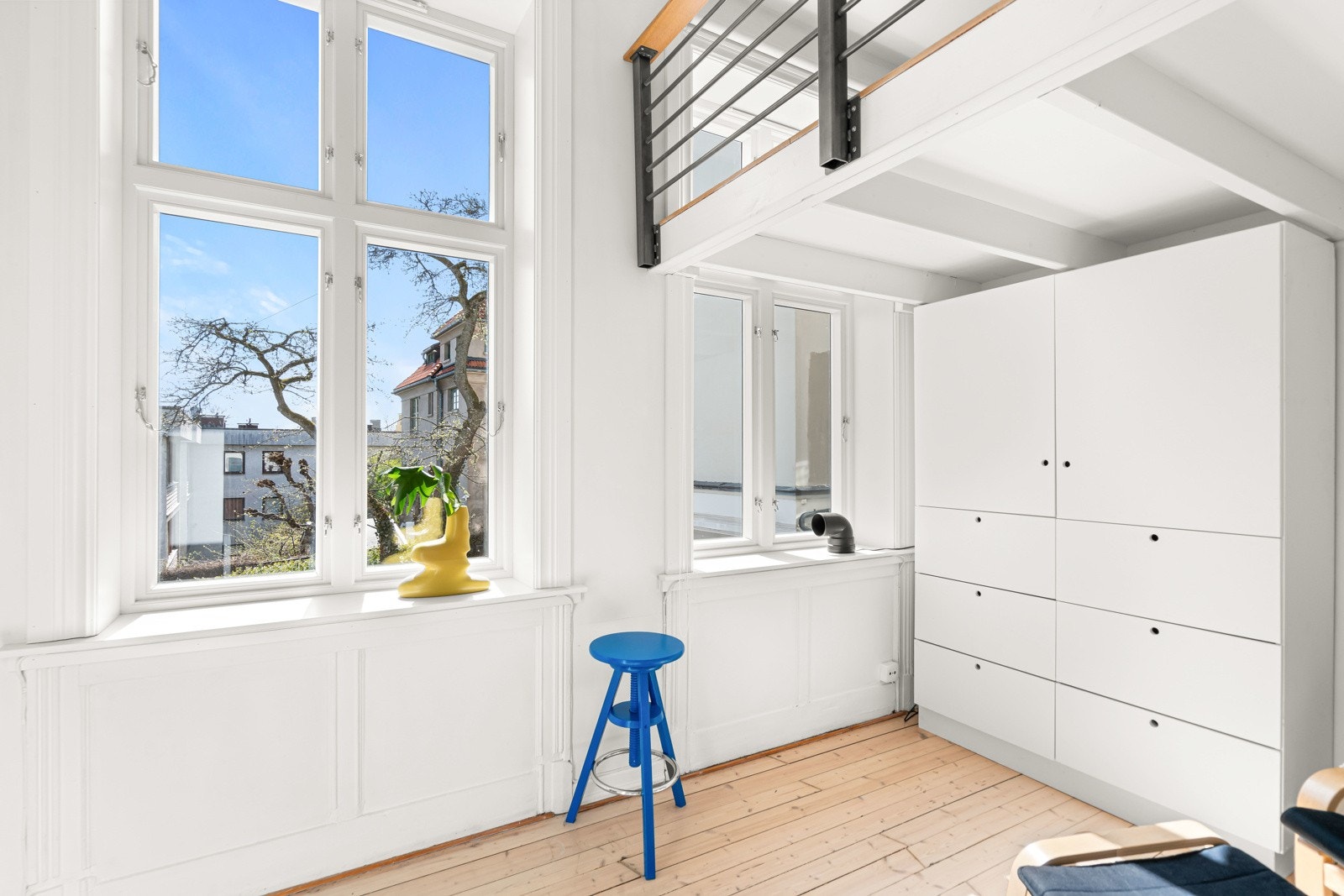 Soverommet har flere og gode bruksmuligheter til f.eks. ekstra soveplass, hjemmekontor eller lesekrok. Galleribilde