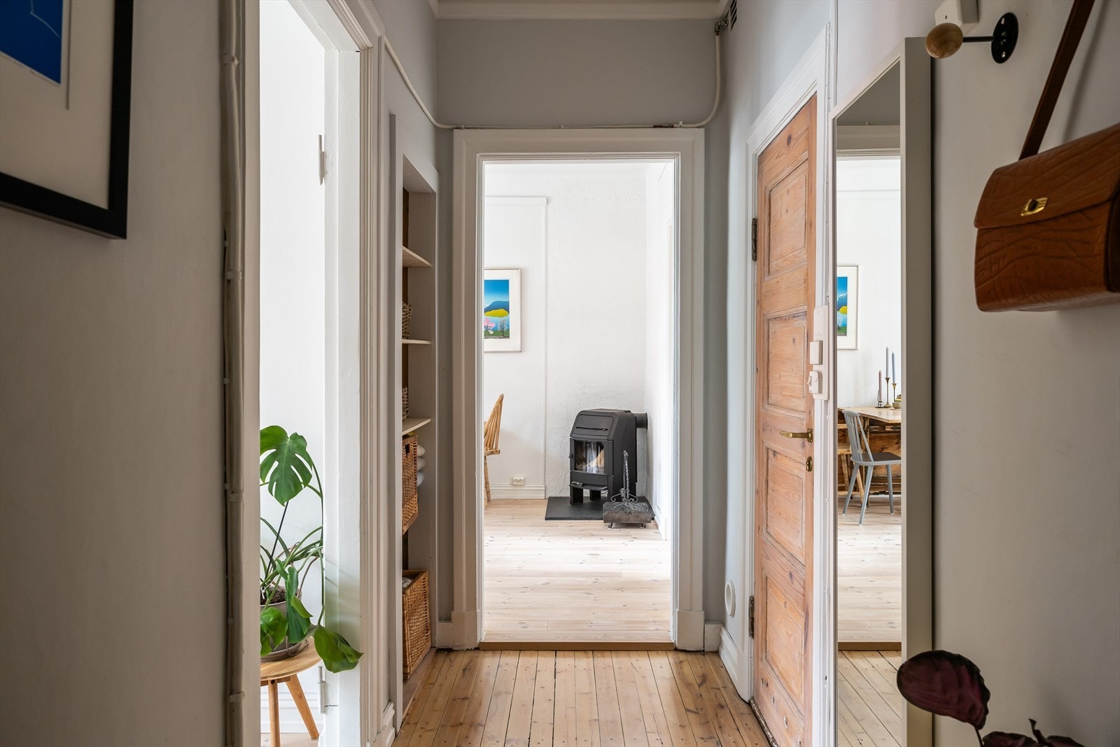 Vel inne møter du en hyggelig entré som gir et godt førsteinntrykk. Galleribilde