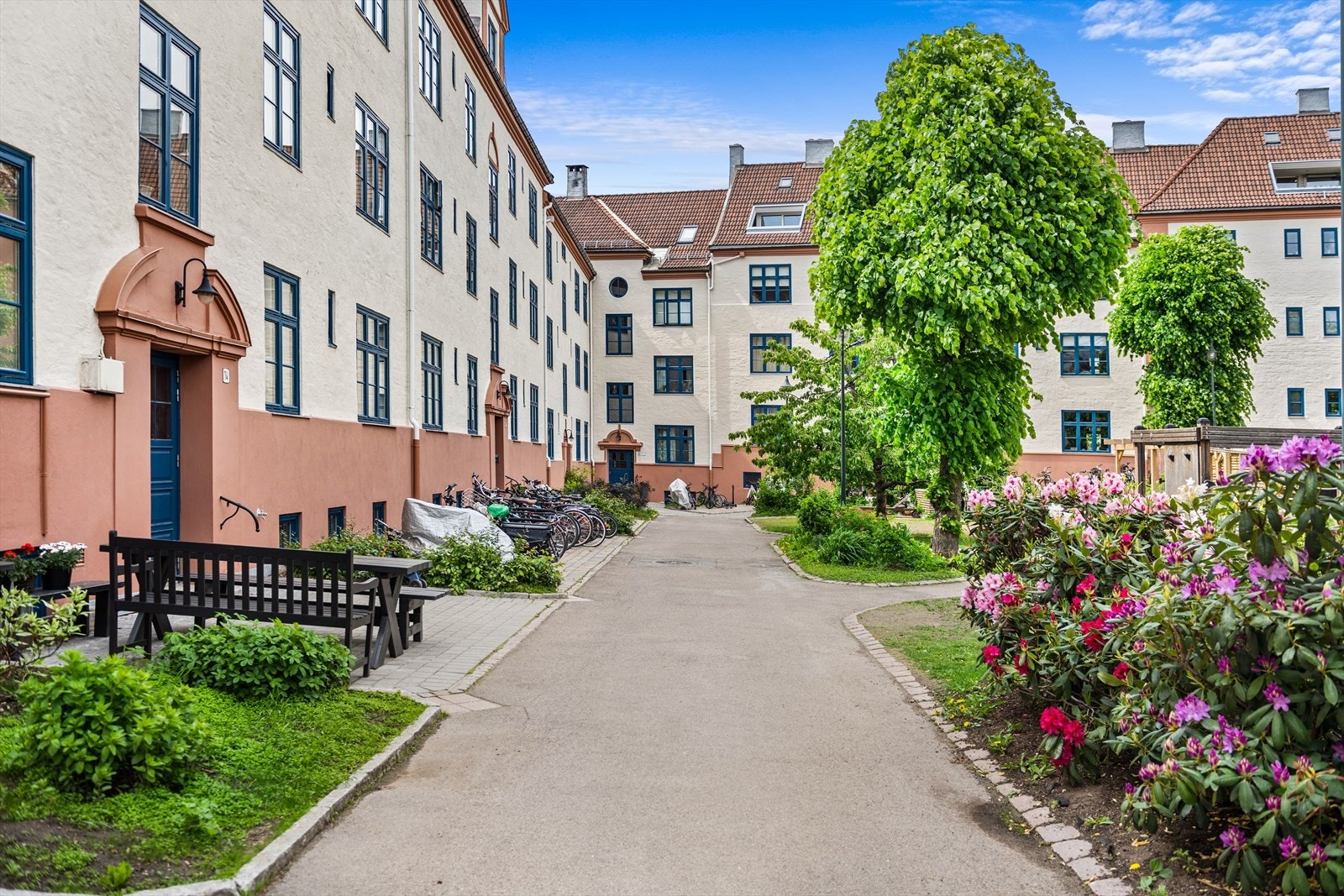 Vogts gate 61B er en del av historiske Torshovbyen, tegnet av Harald Hals og oppført av Oslo Kommune på begynnelsen av 1920-tallet. Galleribilde