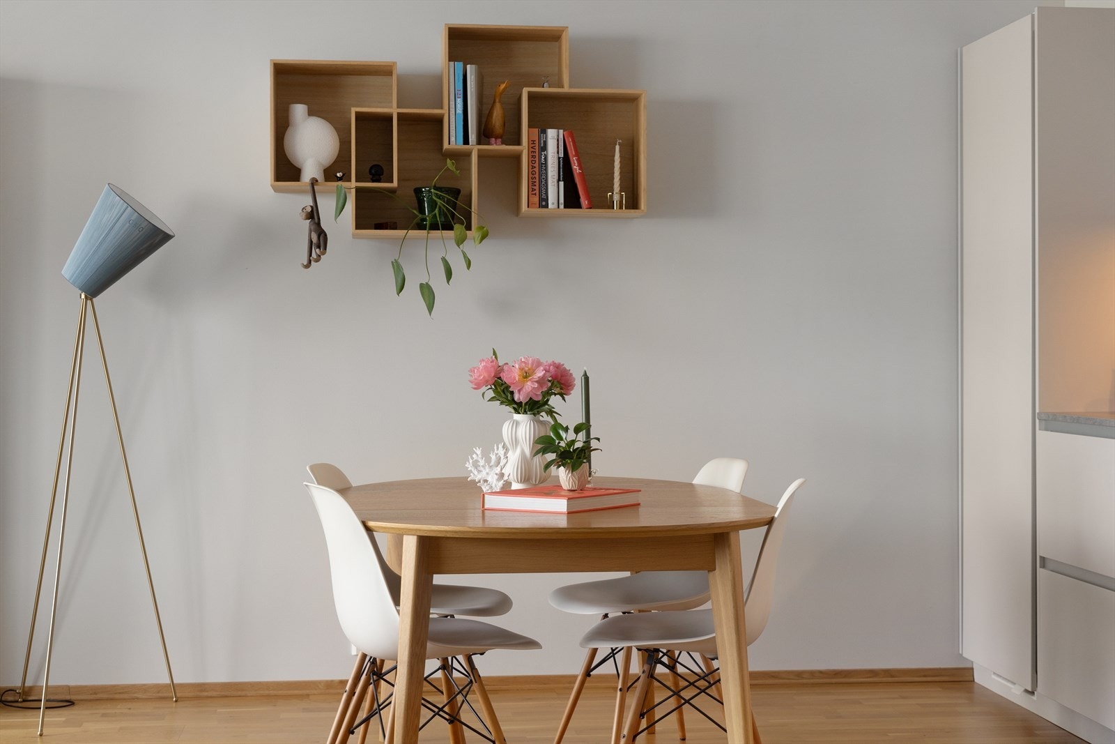 Også plass til spisestuebord. Galleribilde