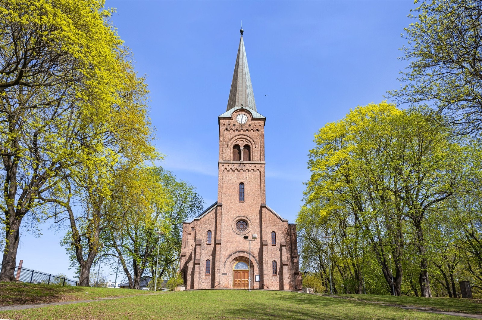 Sofienberg kirke. Galleribilde