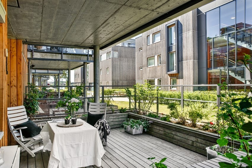 Romslig og hyggelig terrasse Galleribilde