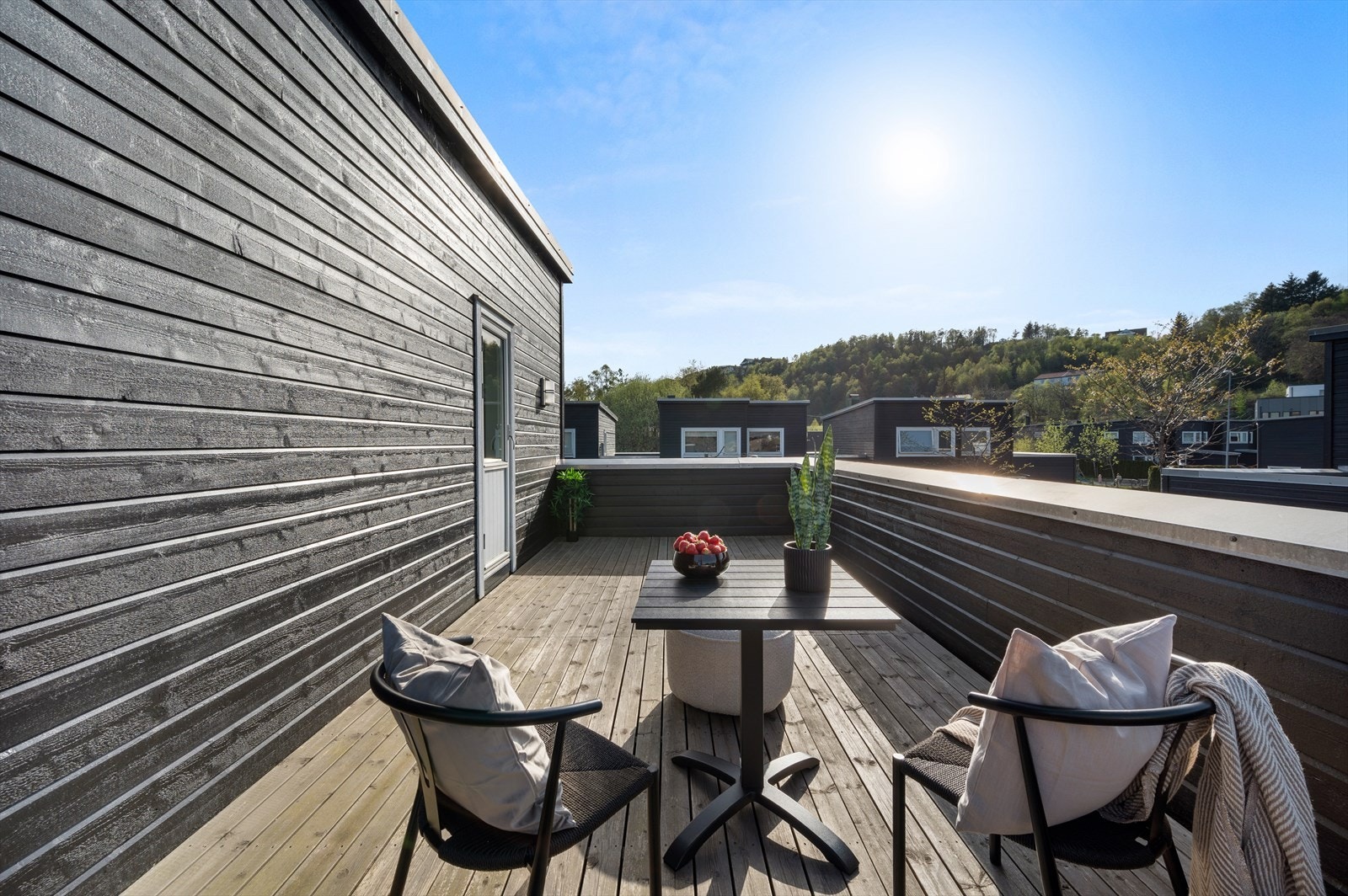 - God plass til utemøblement i ulike soner - Galleribilde