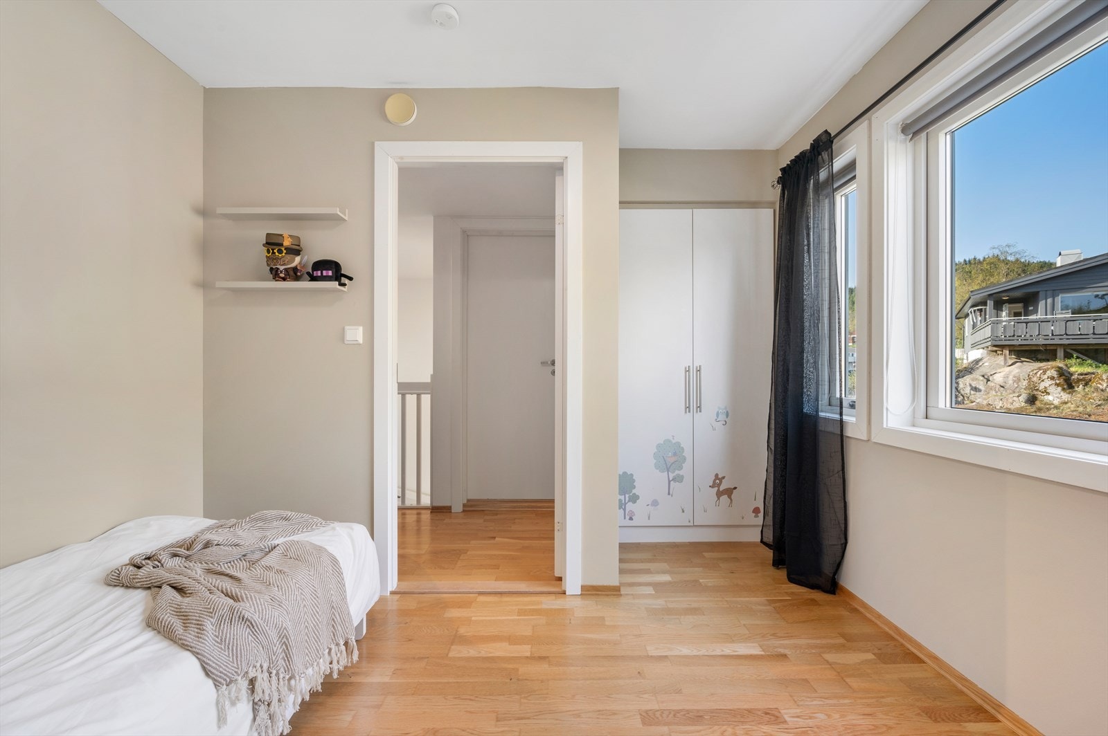 - Passer perfekt som barne- eller gjesterom - Galleribilde