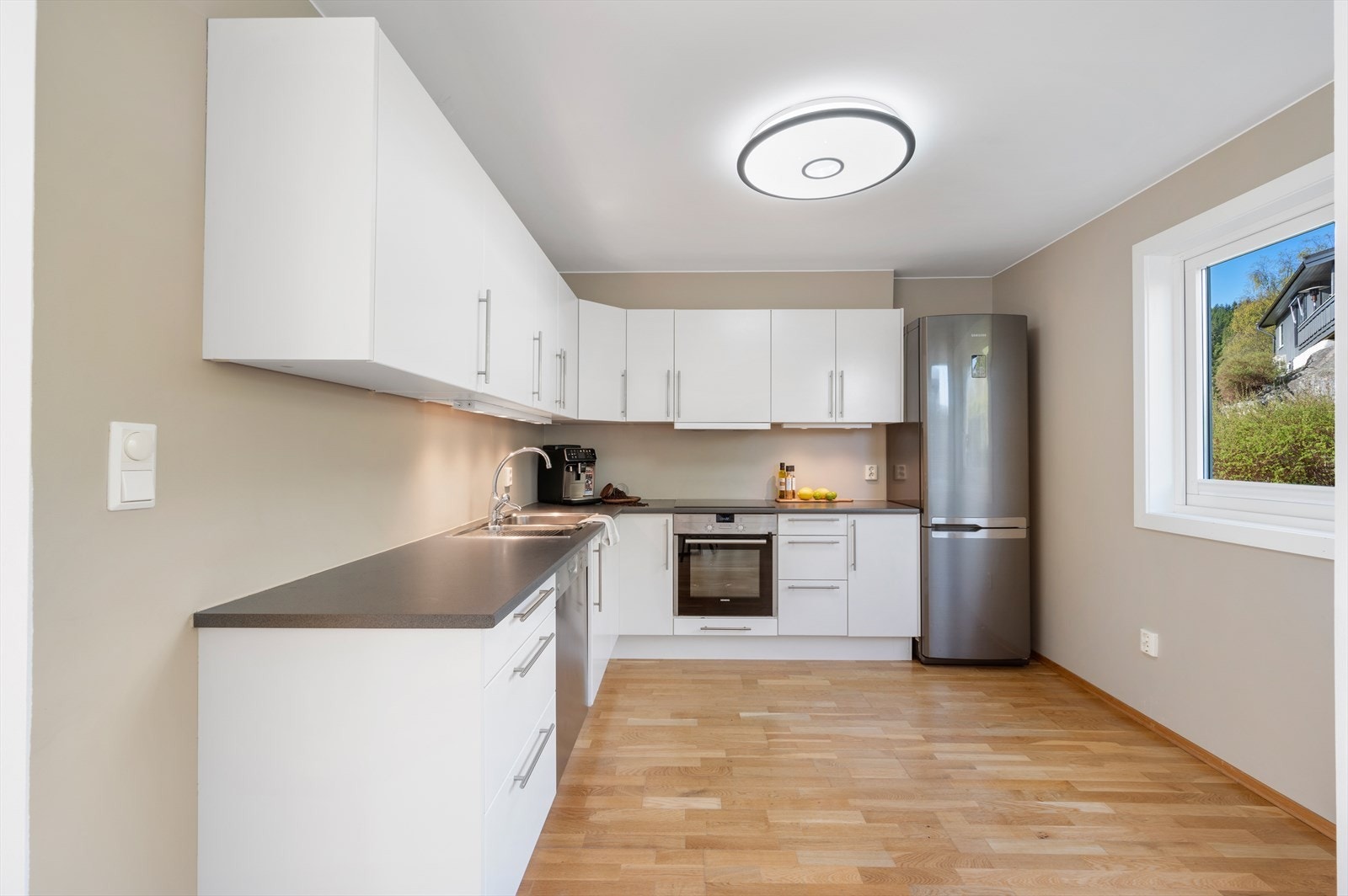 - Kjøkkenet måler 8,6m² - Galleribilde