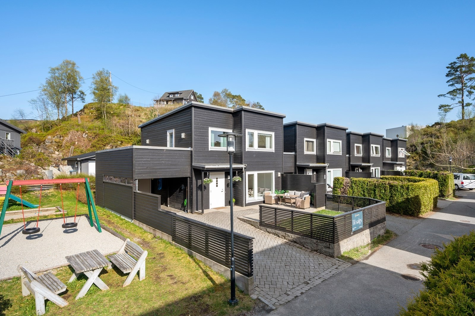 - Lekeplass like ved samt gangavstand til flere skoler og barnehager sørger for gode oppvekstsvilkår - Galleribilde