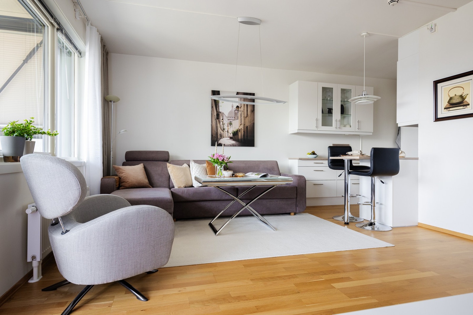 I stuen er det god plass til sofagruppe med tilhørende møblement. Galleribilde