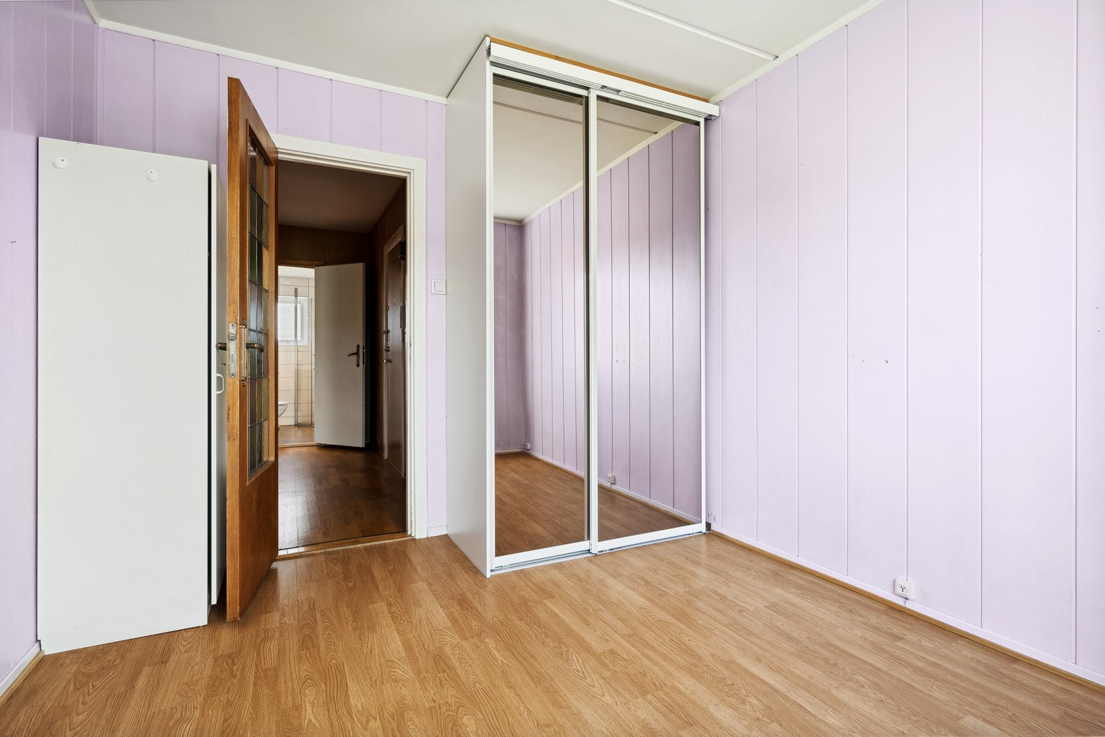Soverom 2 har også garderobeskap. Galleribilde