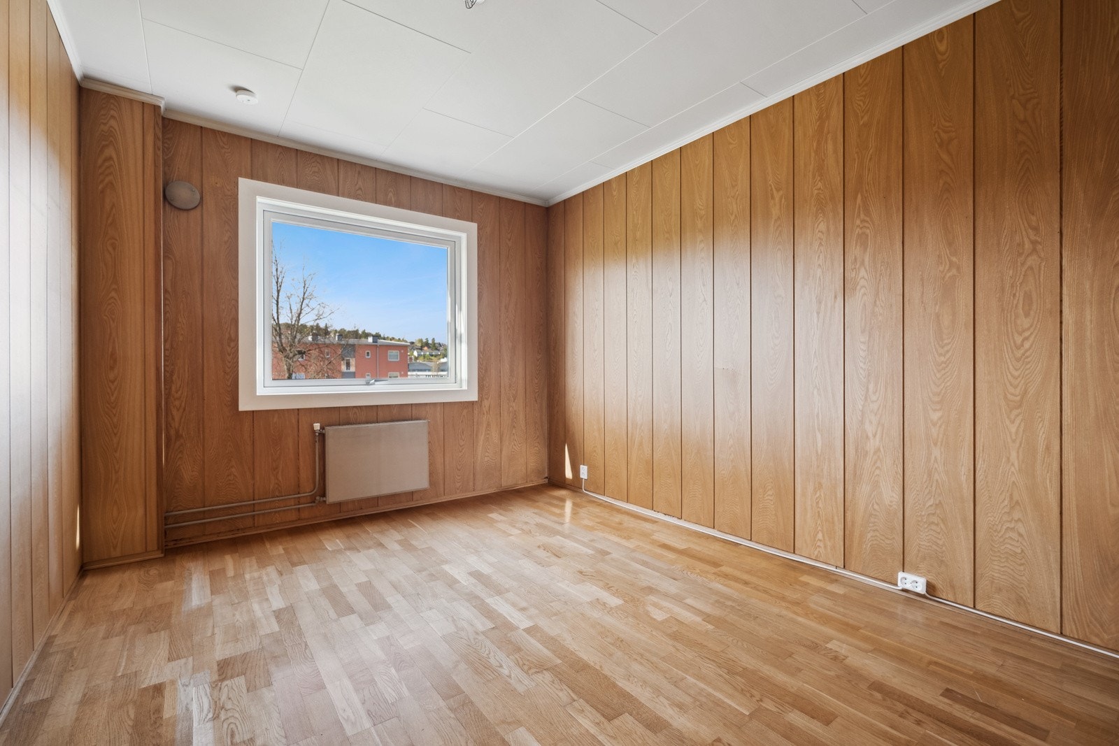 Hovedsoverom med gode møbleringsmuligheter og fin plass til dobbeltseng. Galleribilde