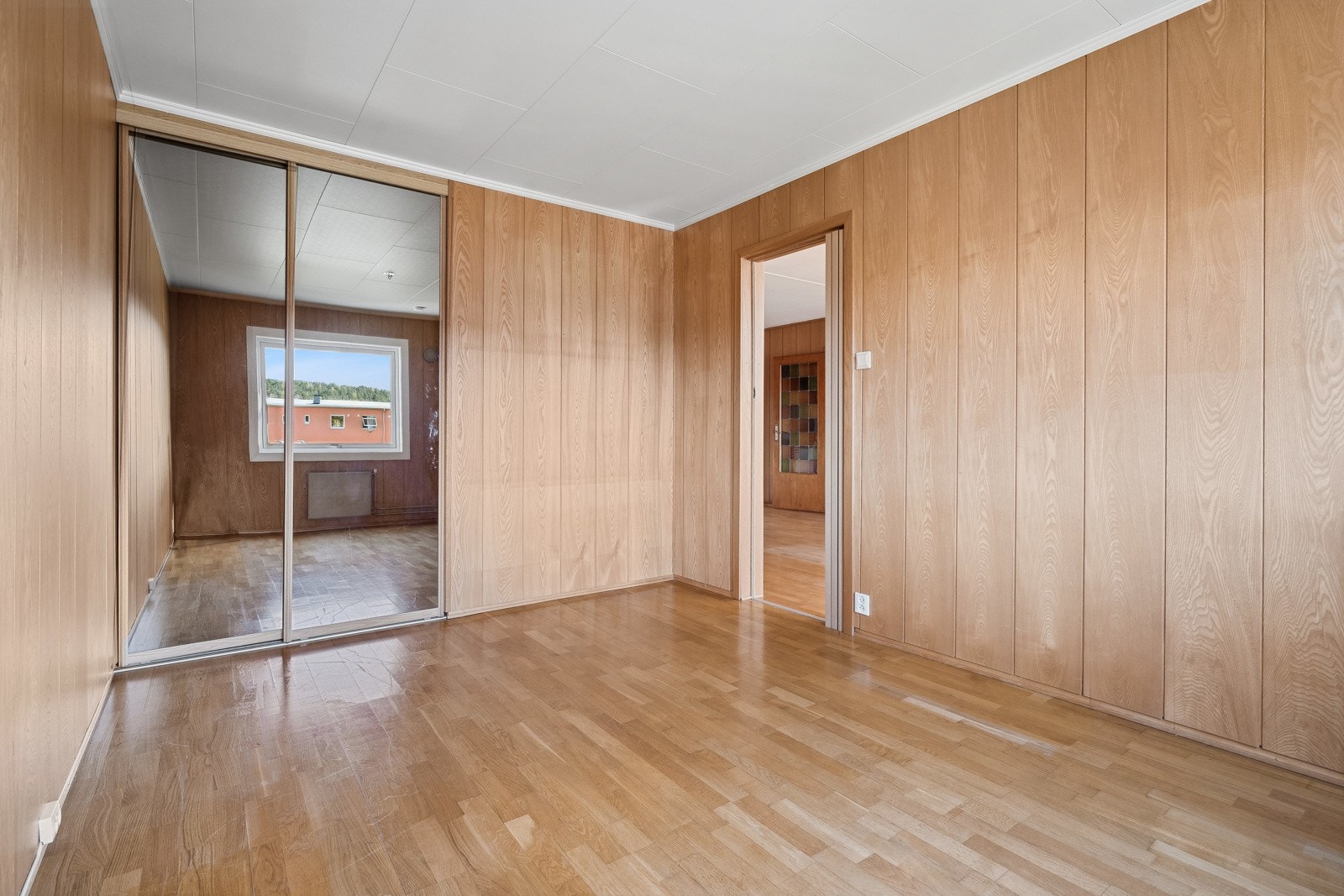 Hovedsoverommet har skyvedørsgarderobe. Galleribilde