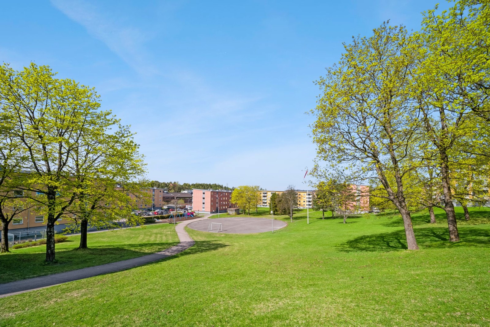 Uteområdet. Galleribilde