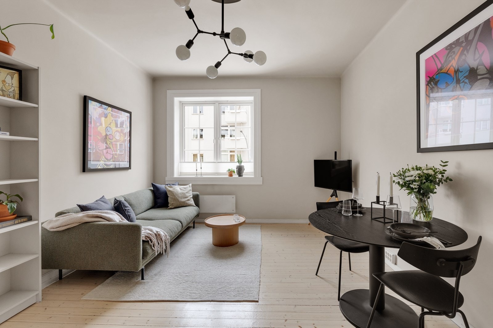 Leiligheten har fine vindusflater som gir godt med lysinslipp Galleribilde