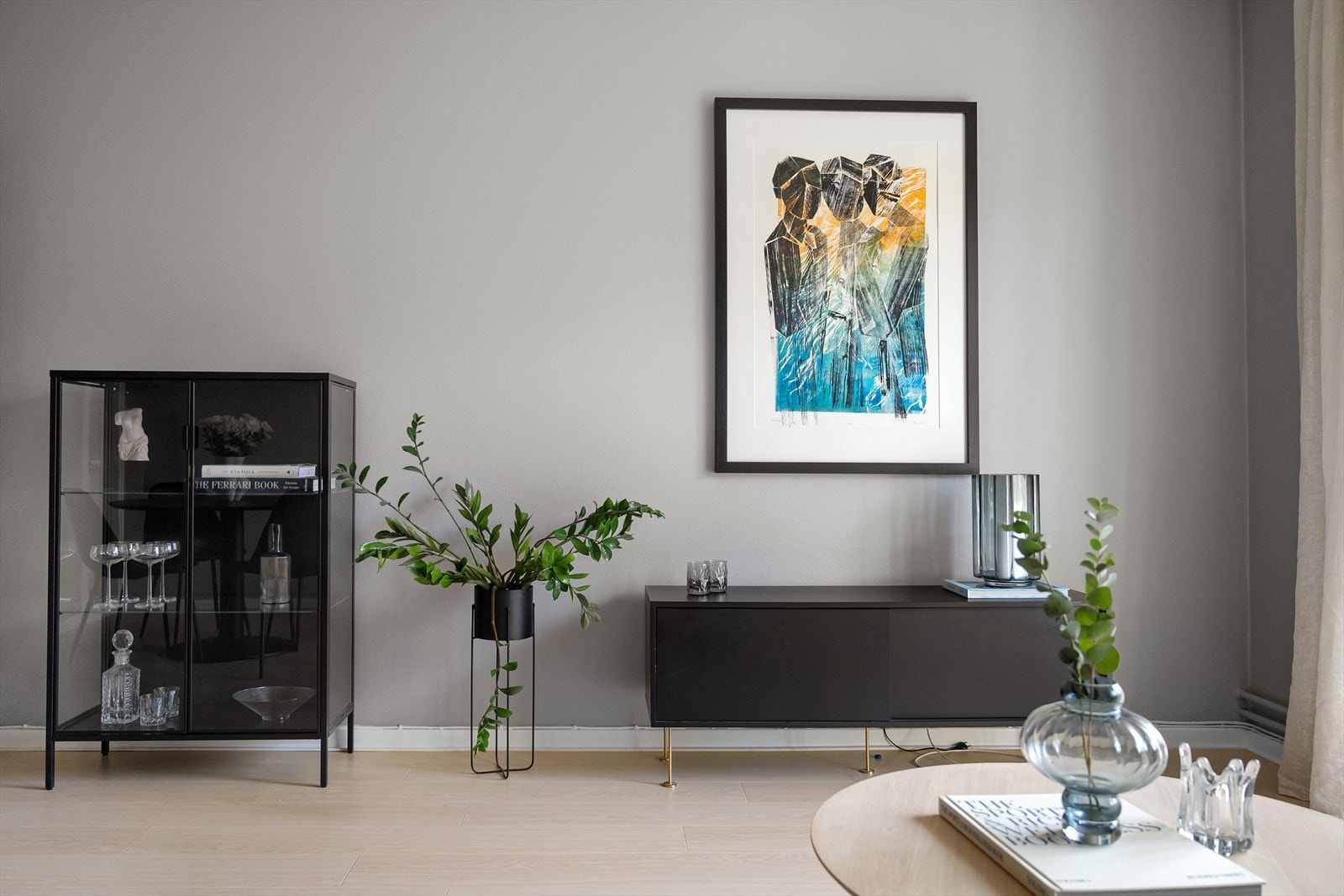 Det er to medføllgende boder. En i kjeller og en på loft. Tilsammen ca 5 kvm. Galleribilde