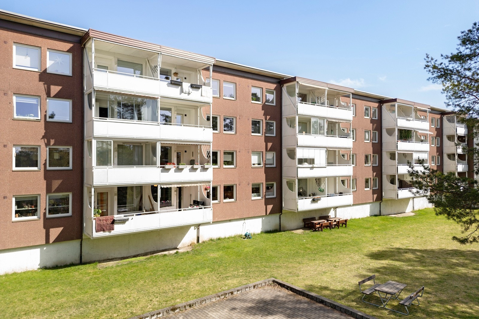 Barnevennlig område med mange lekeplasser i umiddelbar nærhet Galleribilde