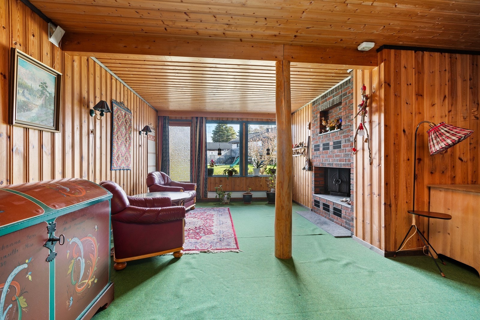 Fra kjellerstuen er det også utgang til hagen Galleribilde