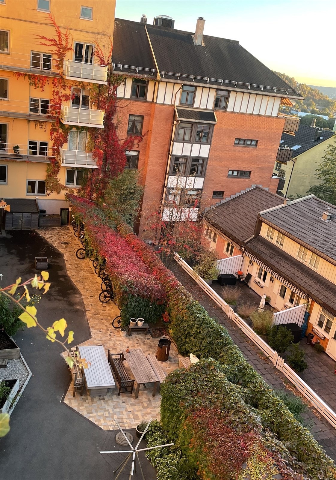 Utsikt fra balkongen en høstdag. Selgers eget bilde. Galleribilde