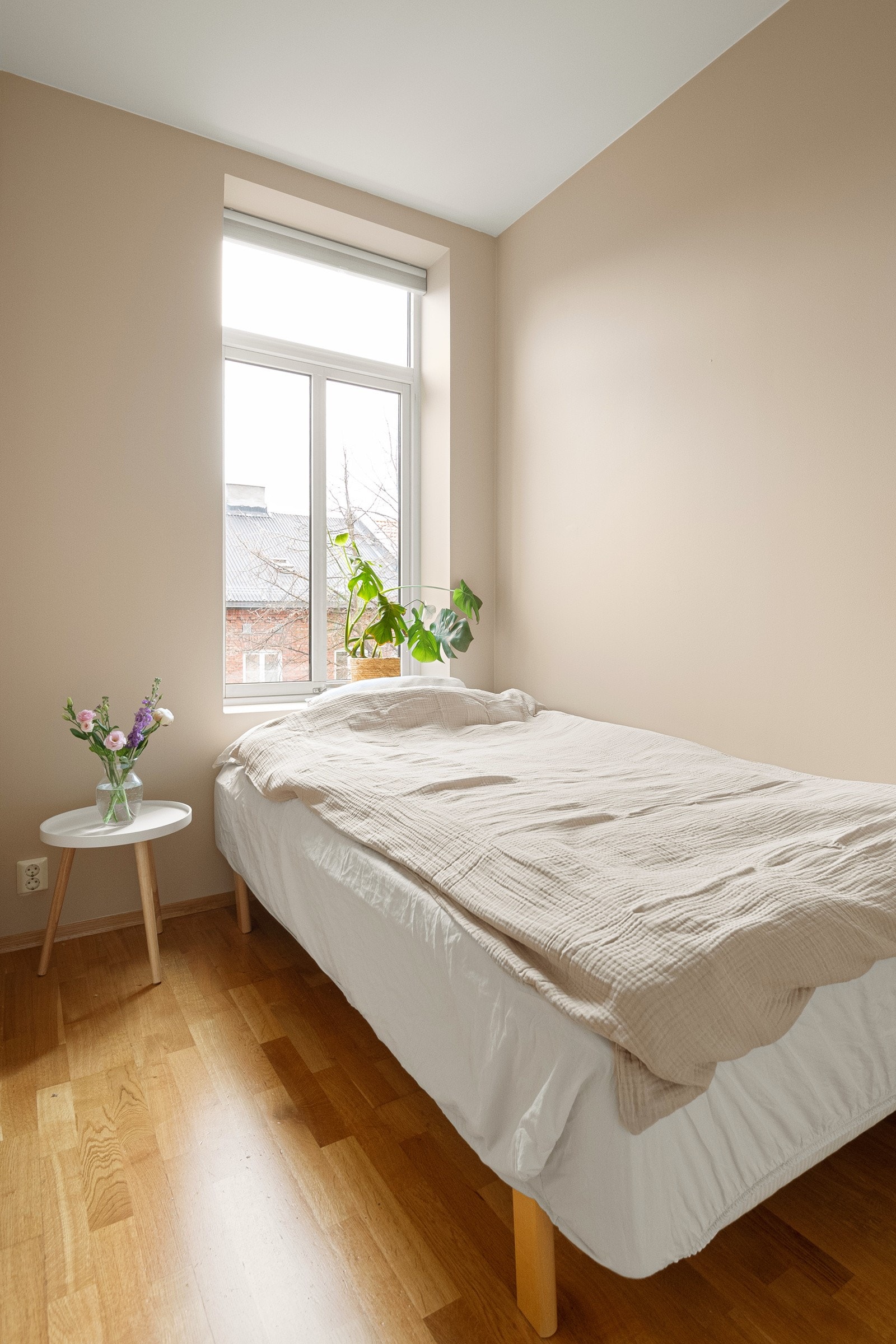 Leilighetens andre soverom fremstår også som pent og innbydende. Galleribilde